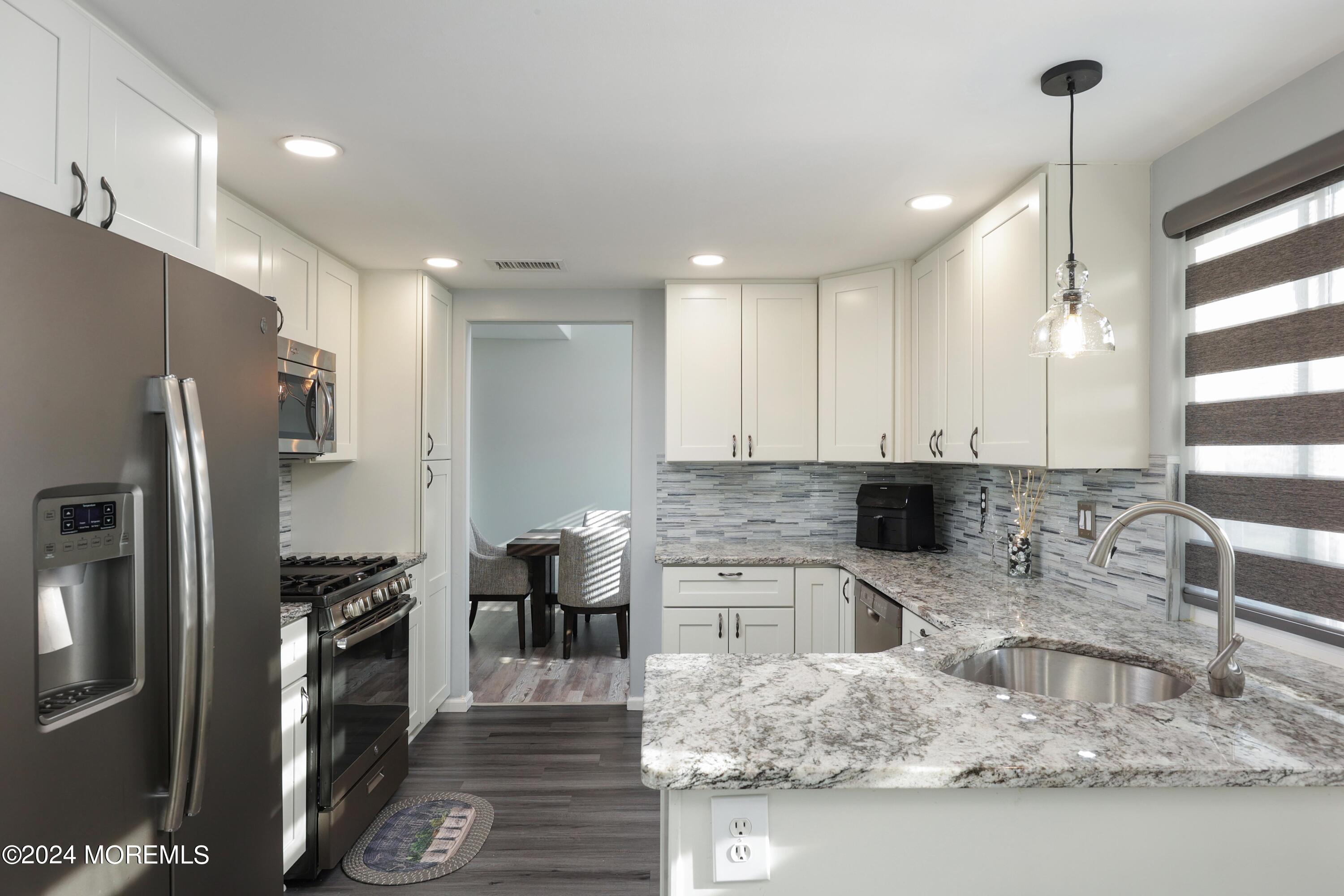 1001B Thornbury Lane