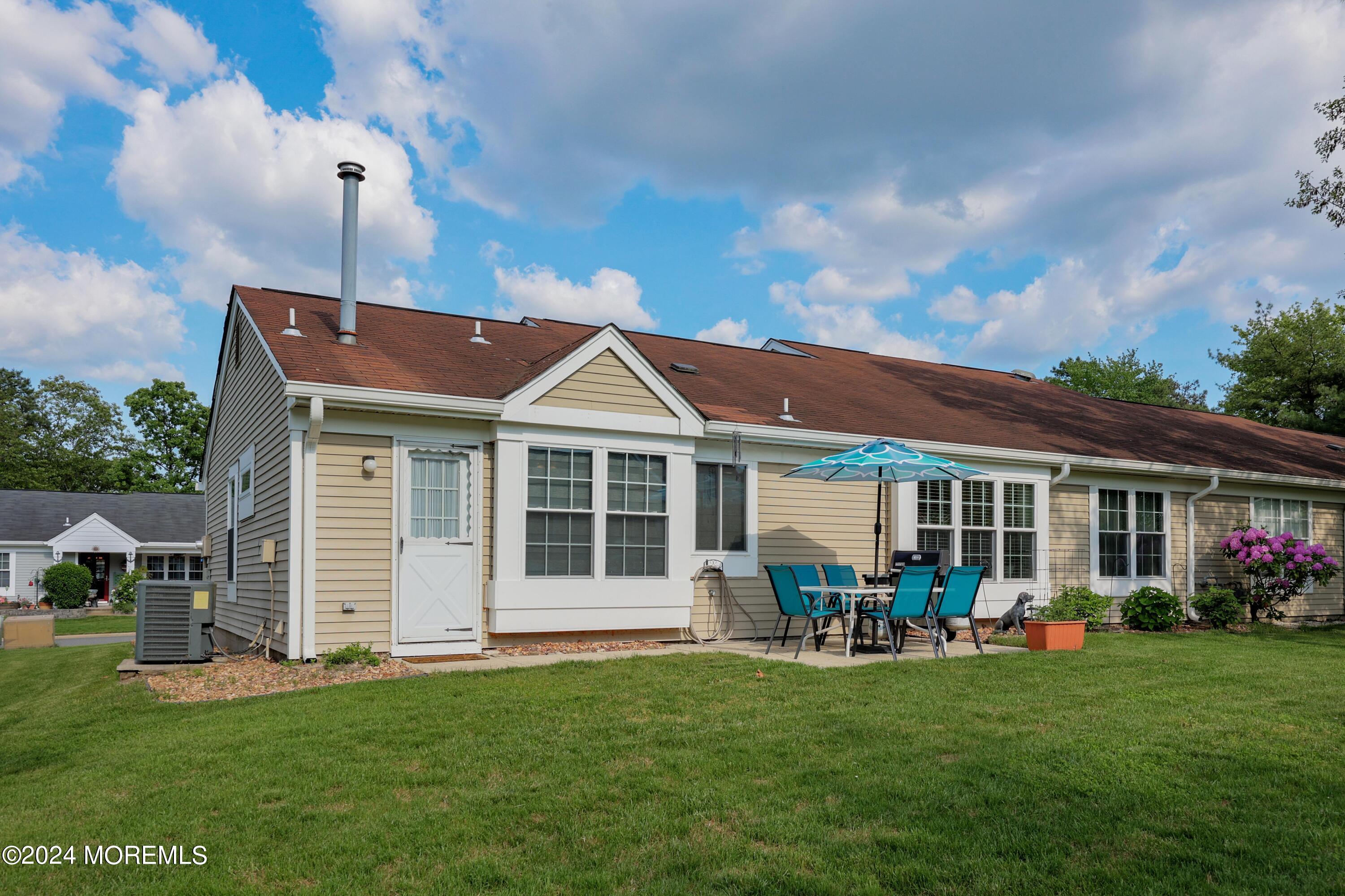 1001B Thornbury Lane