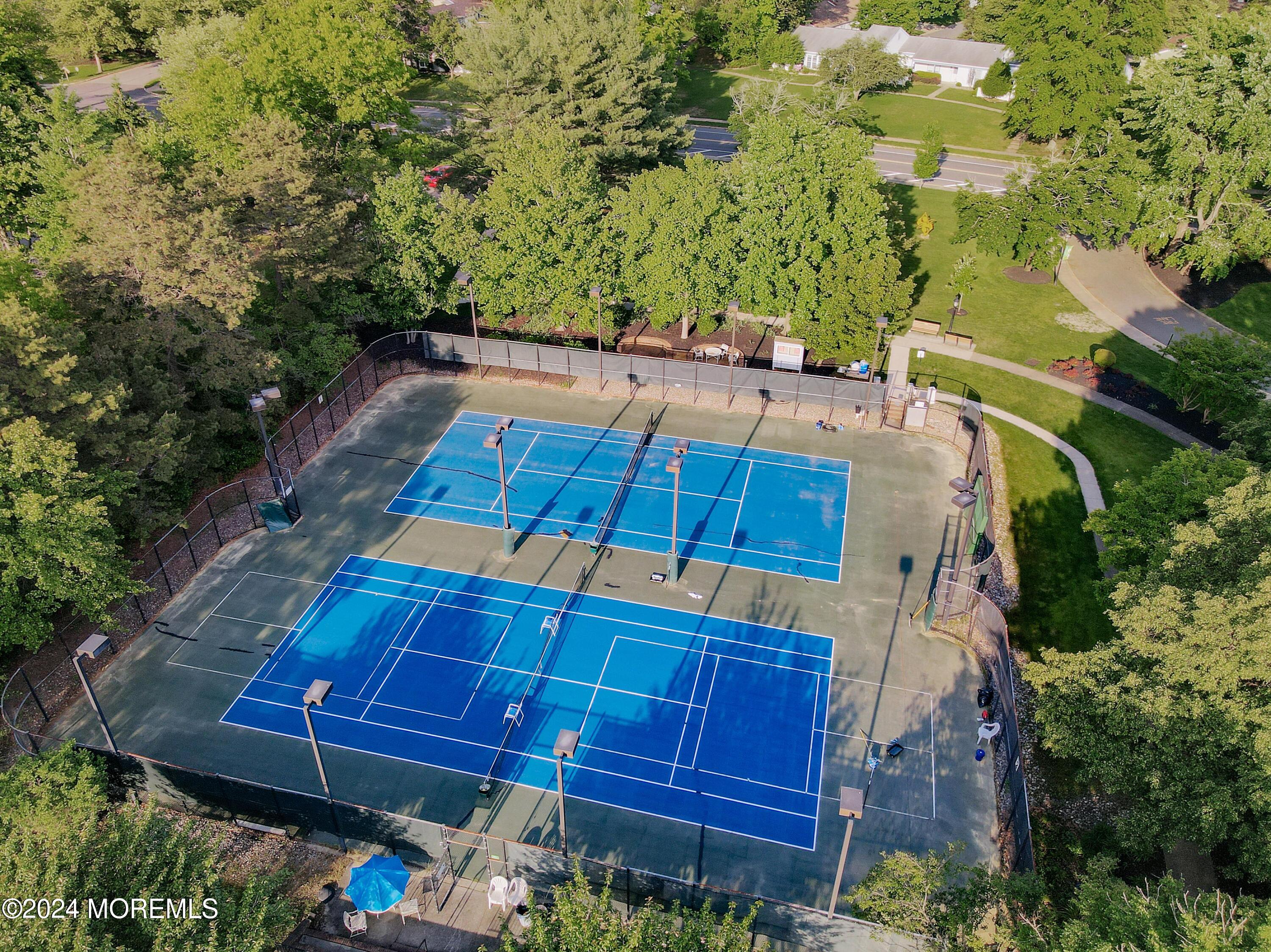 1001B Thornbury Lane