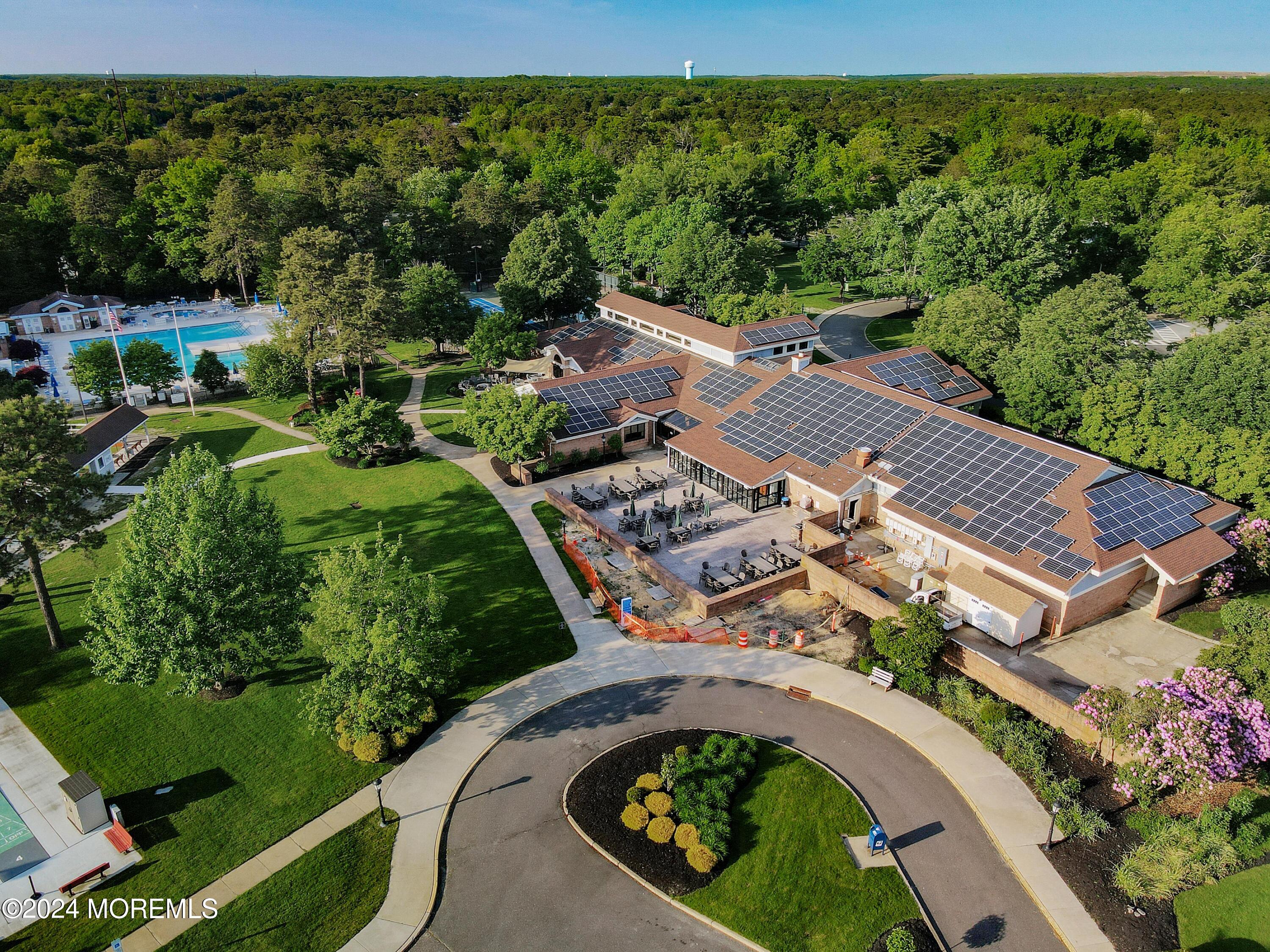 1001B Thornbury Lane