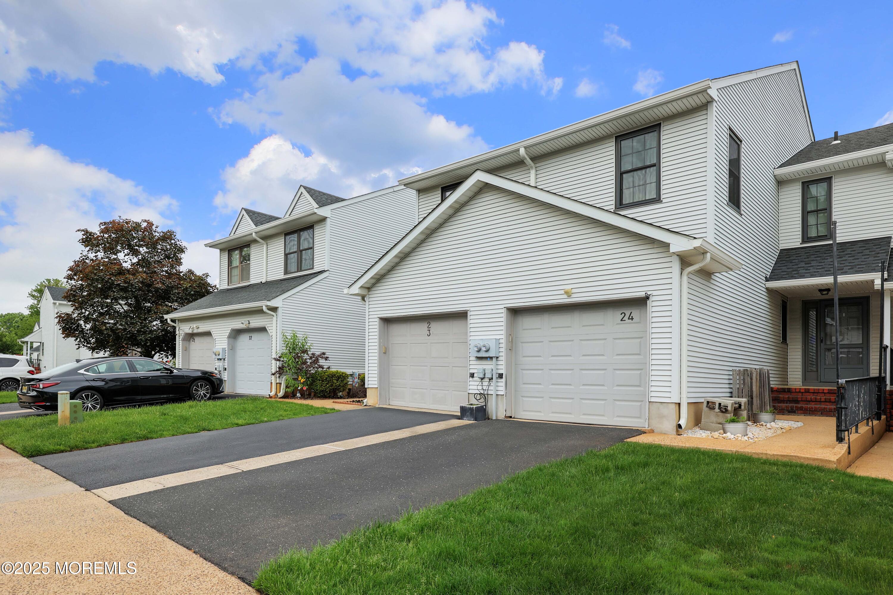 24 Chestnut Way, 2-4