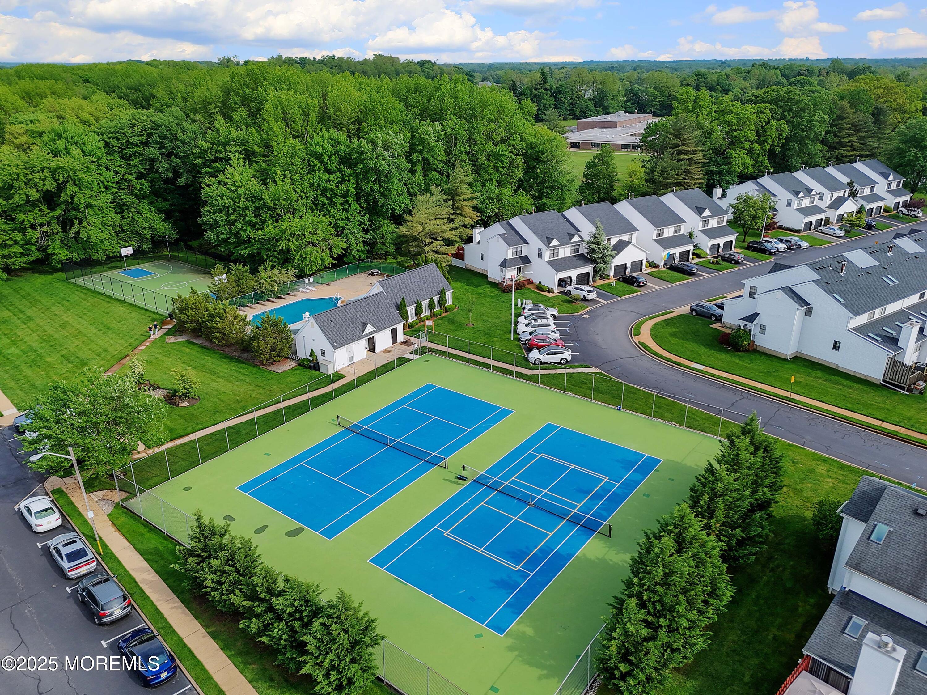 24 Chestnut Way, 2-4