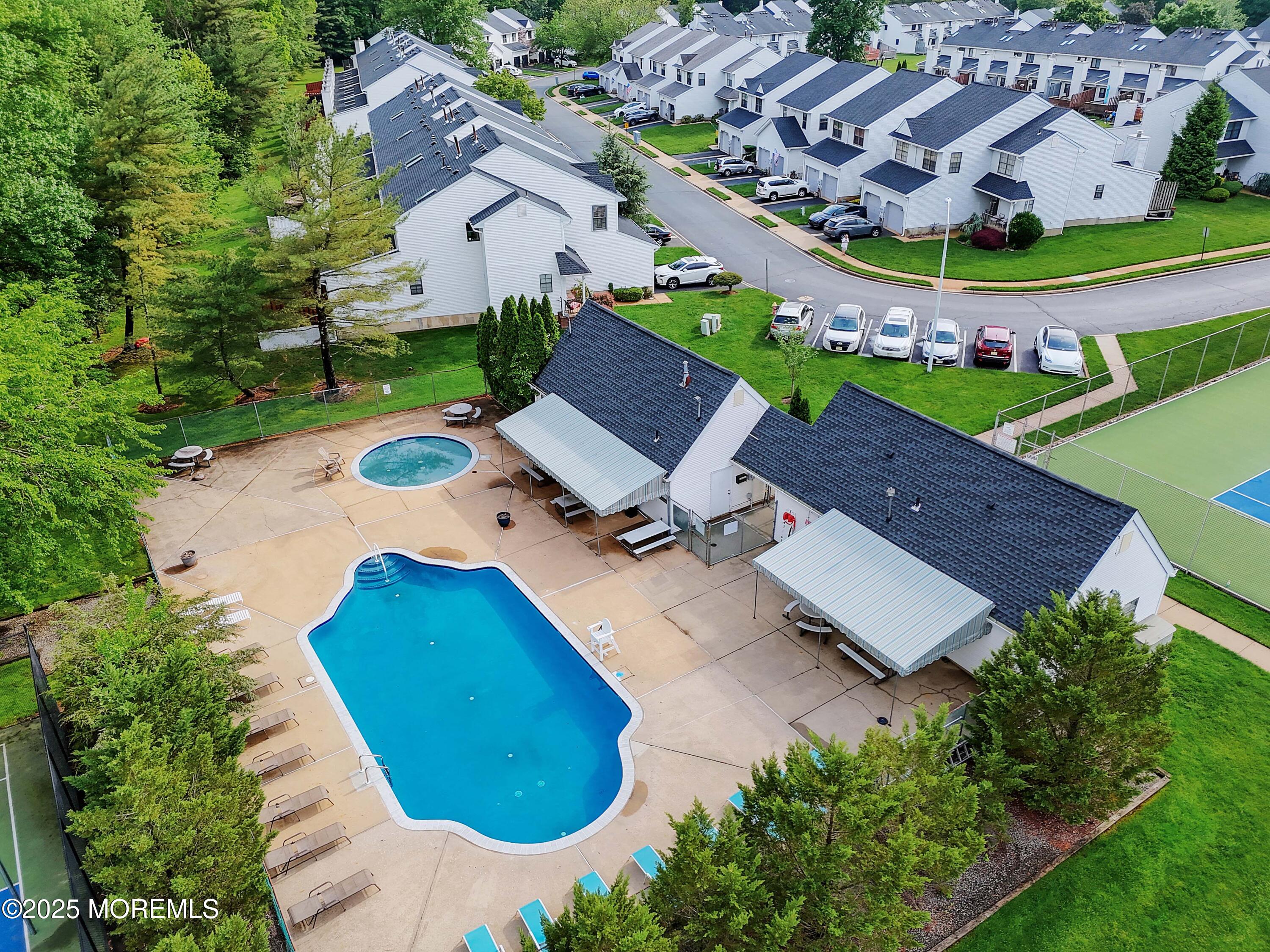 24 Chestnut Way, 2-4