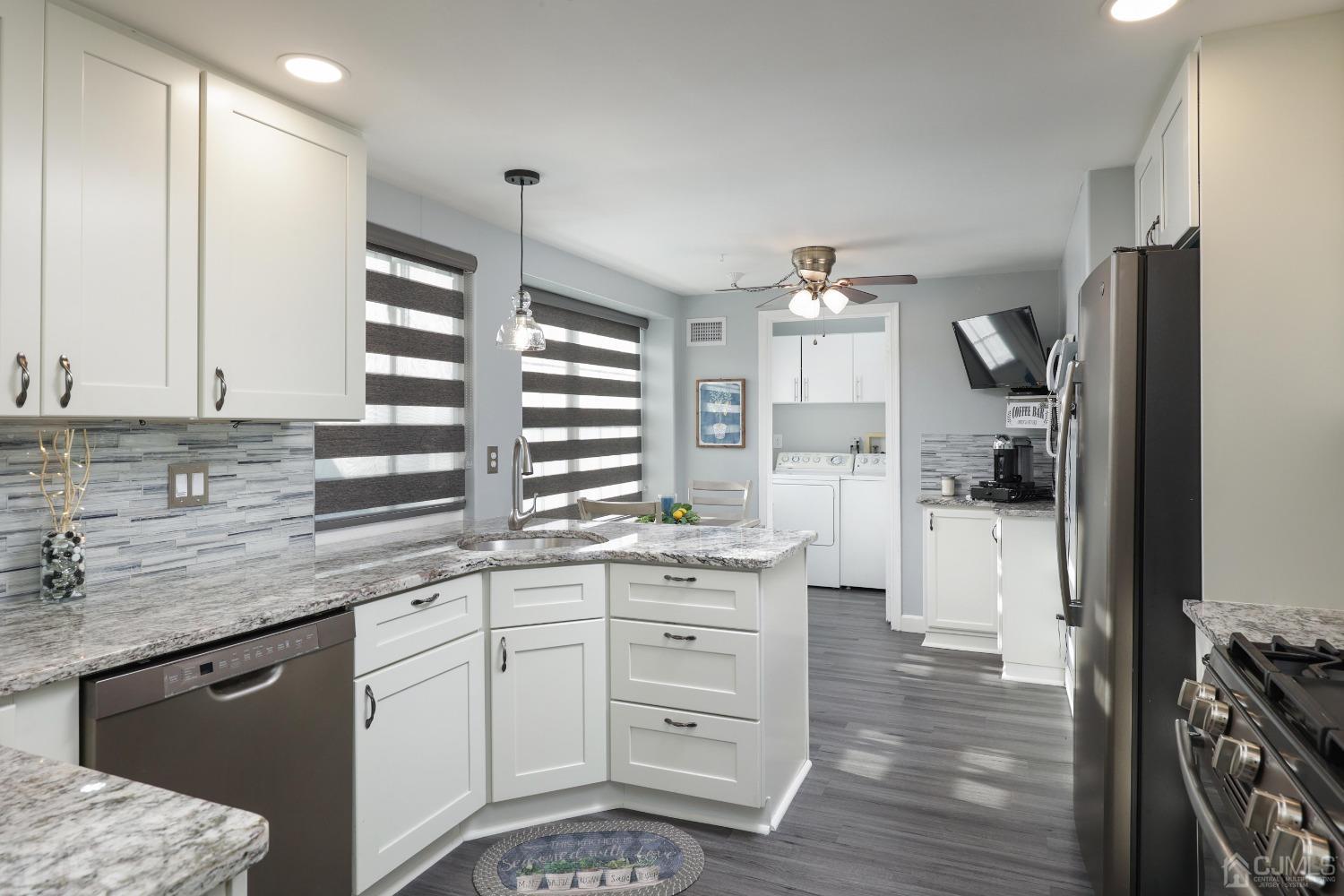 1001 Thornbury Lane # B