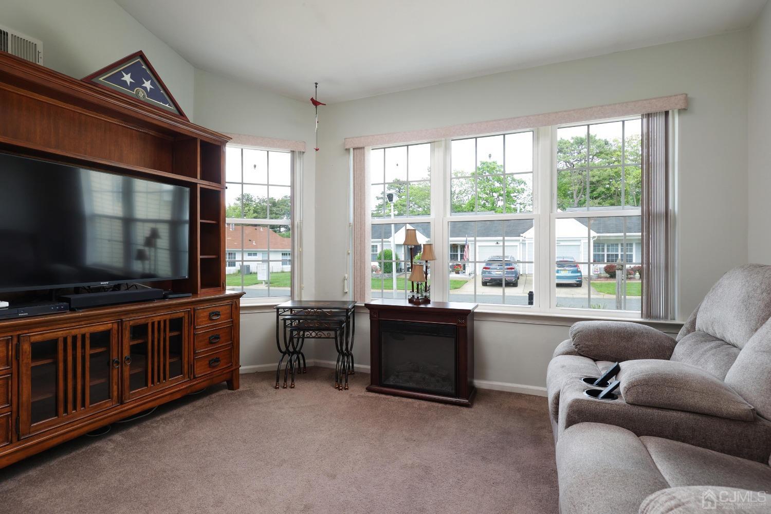 1001 Thornbury Lane # B