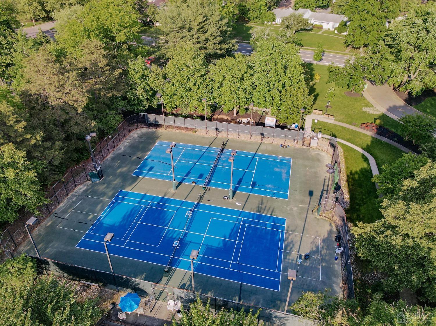 1001 Thornbury Lane # B