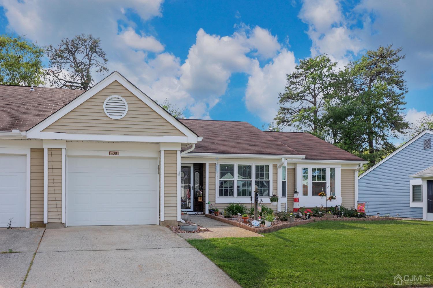 1001 Thornbury Lane # B