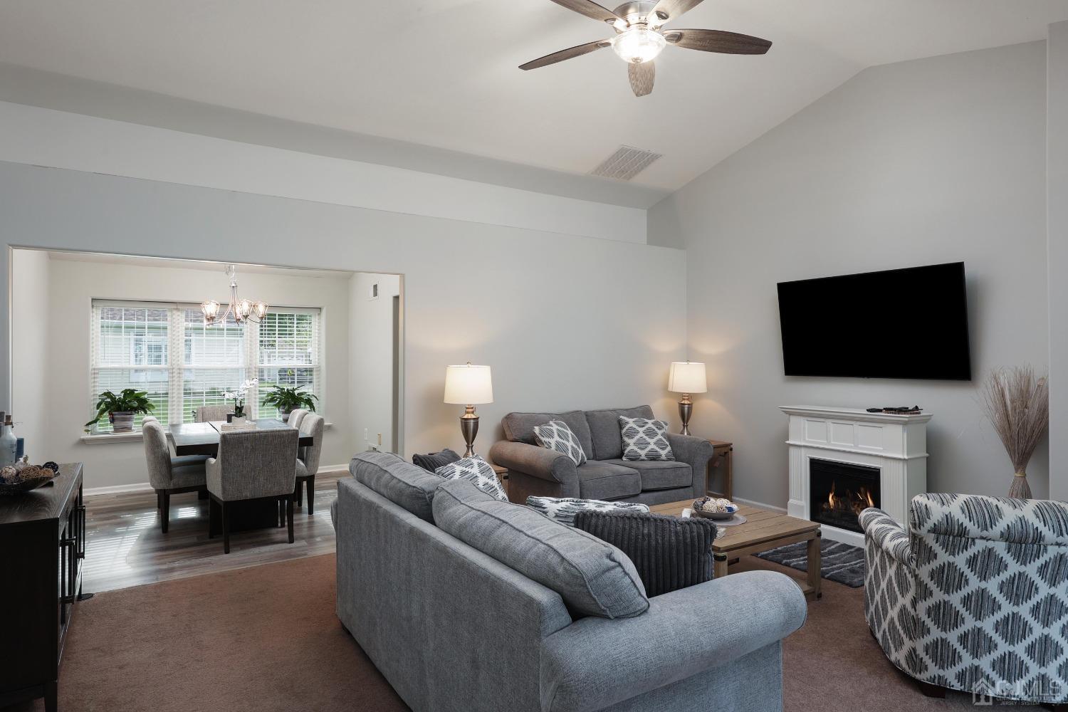 1001 Thornbury Lane # B