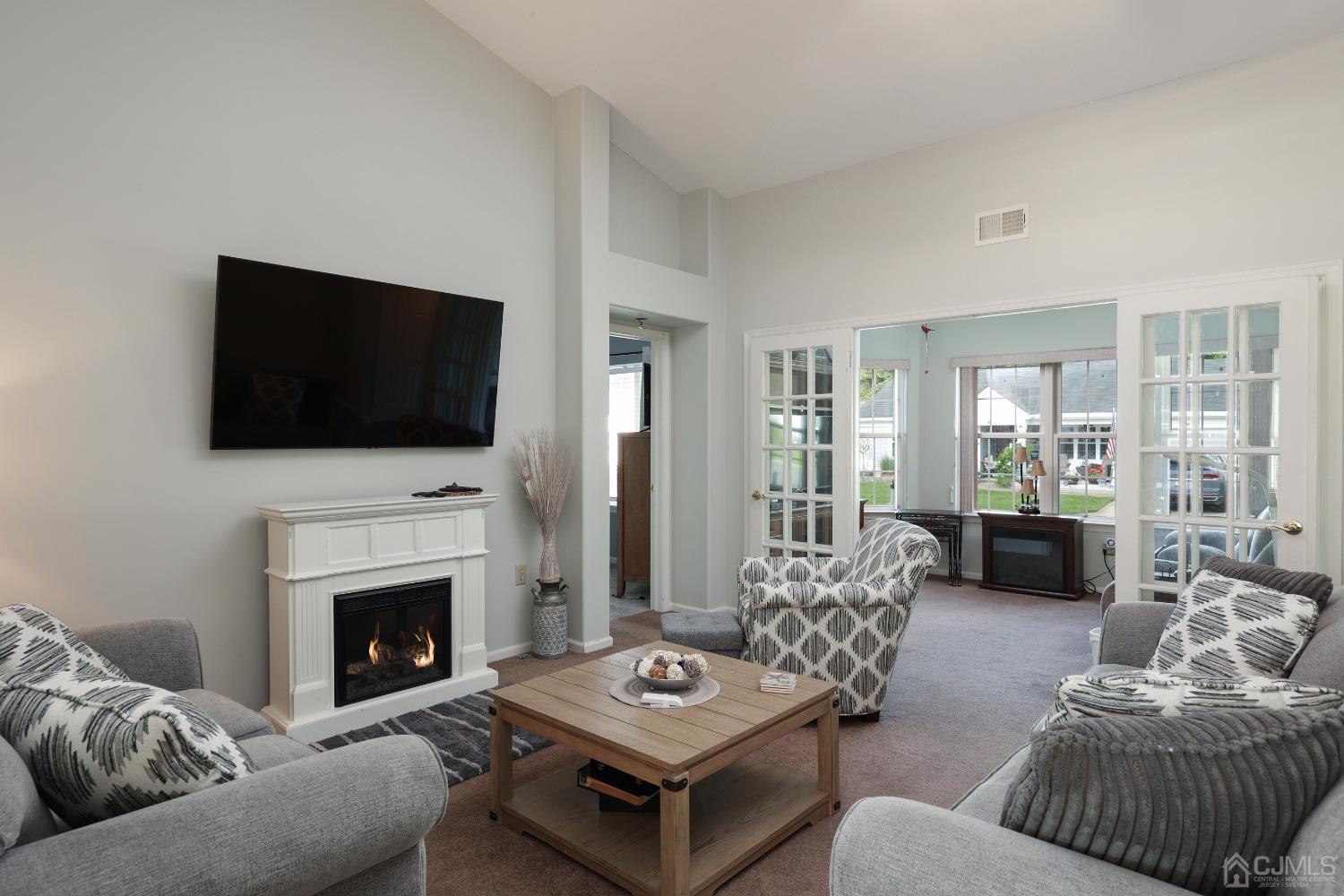 1001 Thornbury Lane # B