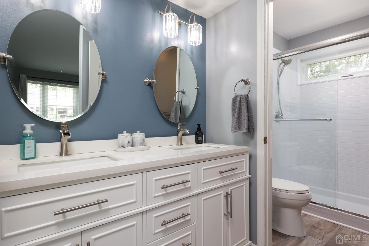 1001 Thornbury Lane # B