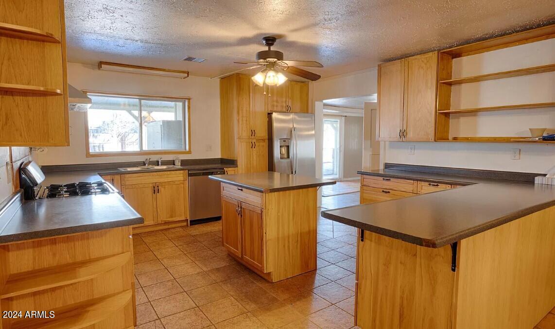 1762 MOUNTAIN VIEW Way