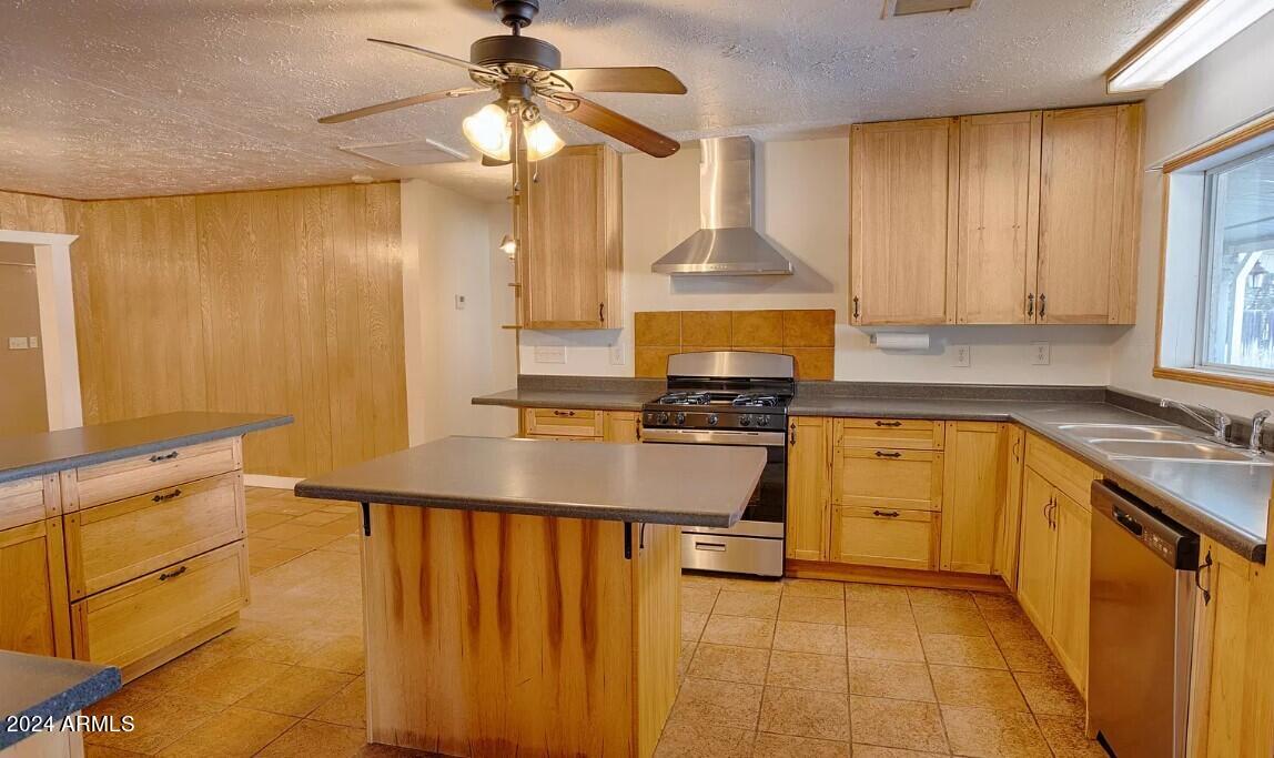 1762 MOUNTAIN VIEW Way