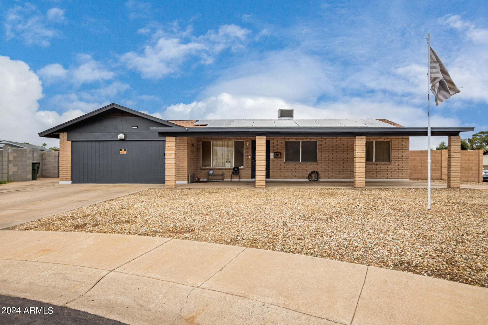 3402 W WILLOW Avenue