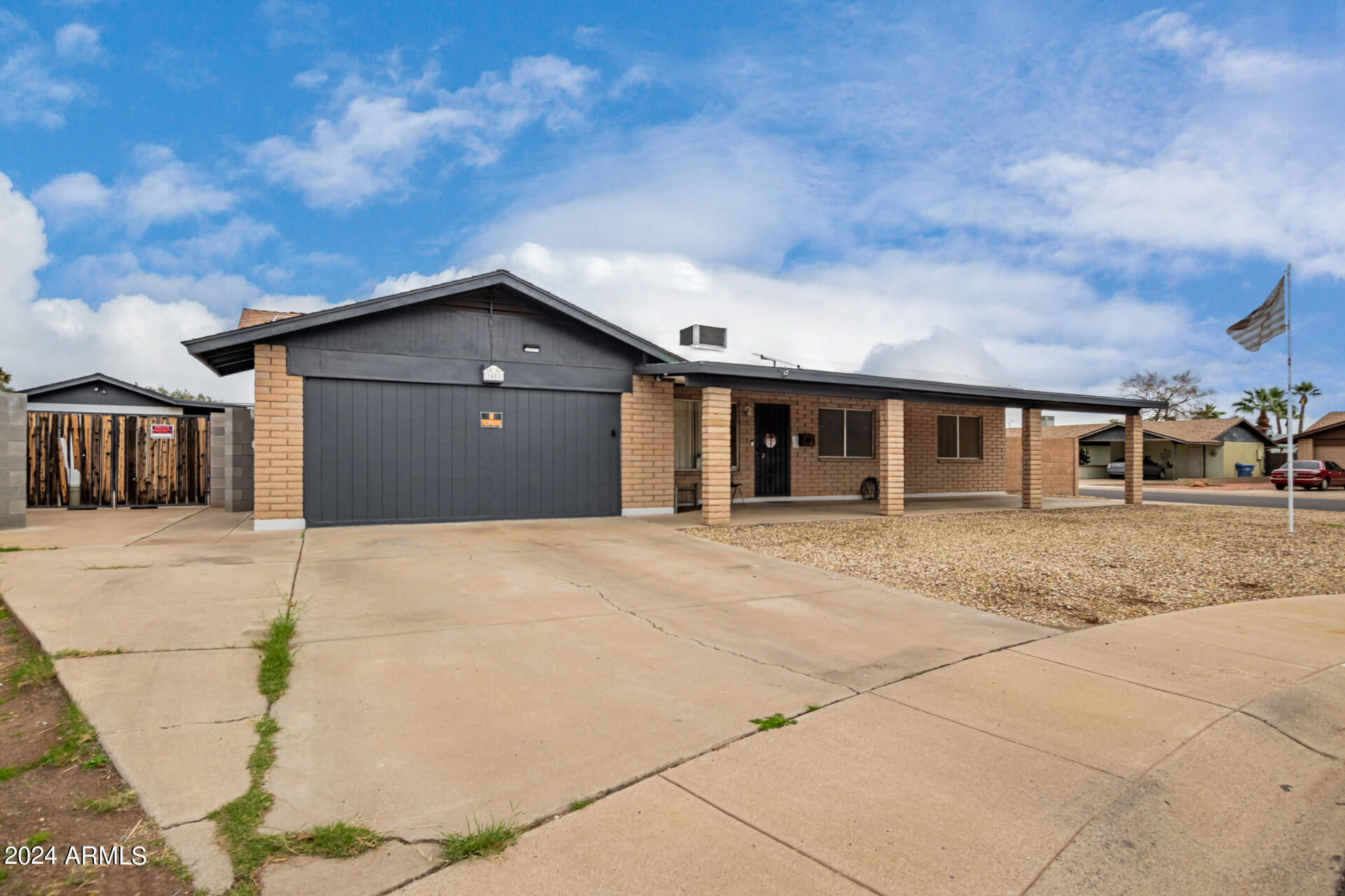 3402 W WILLOW Avenue