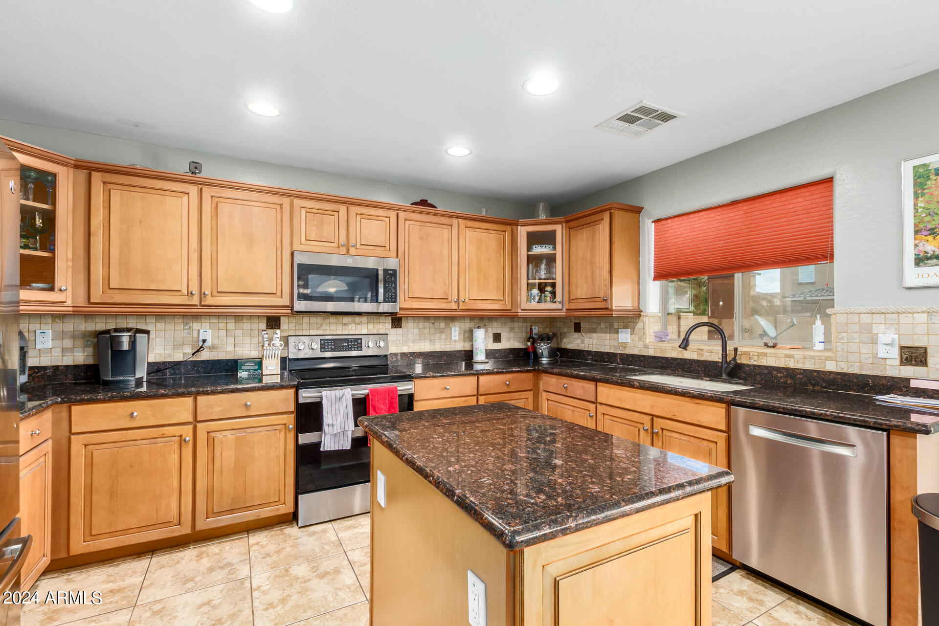 1816 N DESERT WILLOW Street