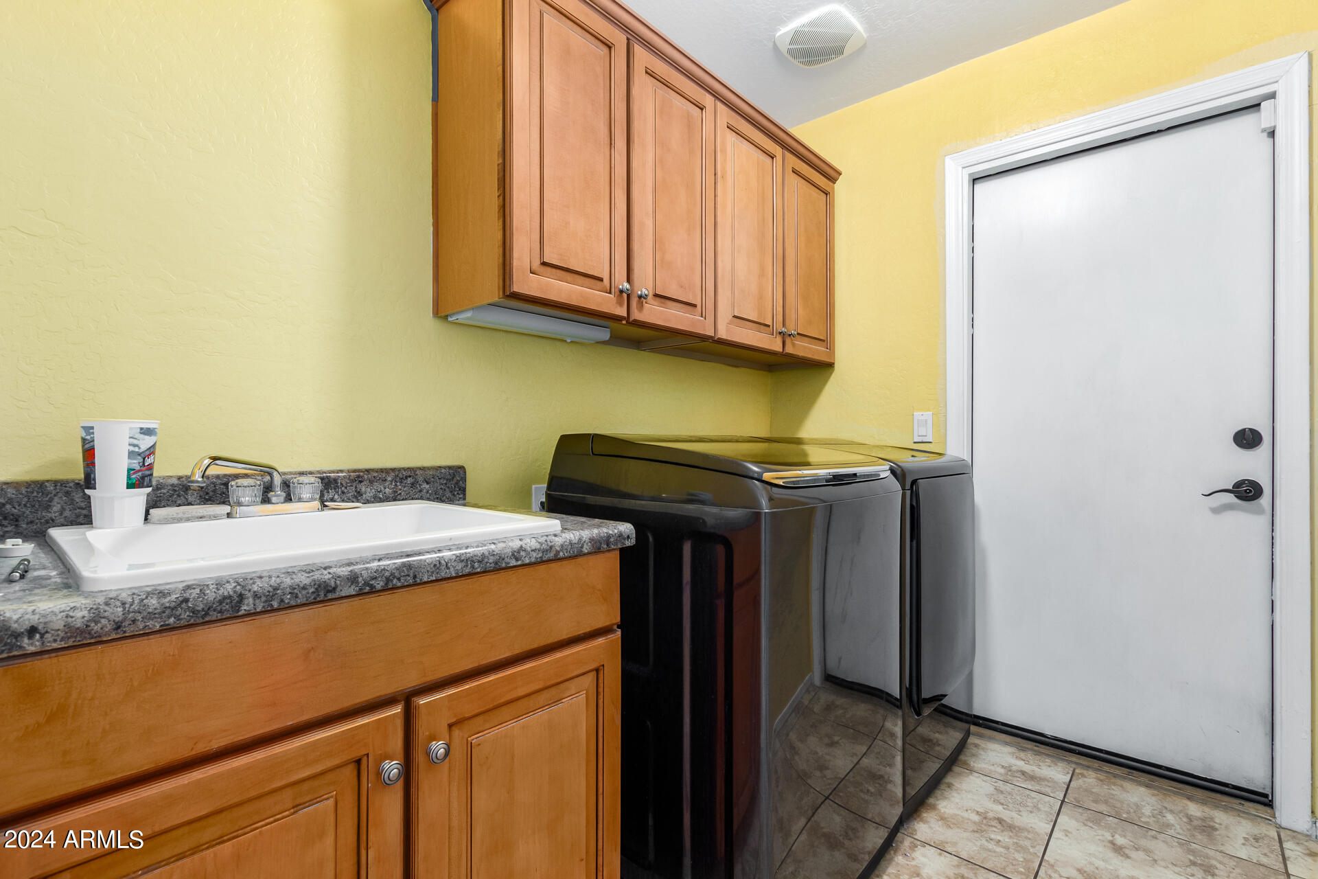 1816 N DESERT WILLOW Street