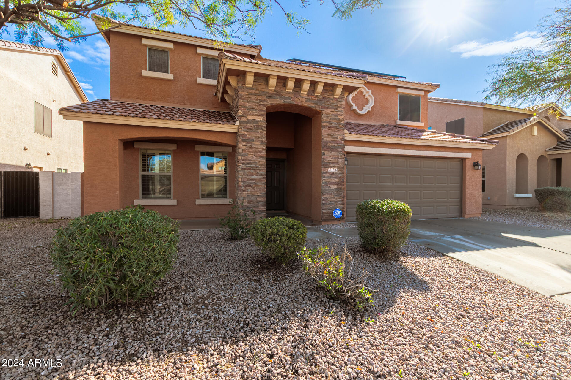 1816 N DESERT WILLOW Street