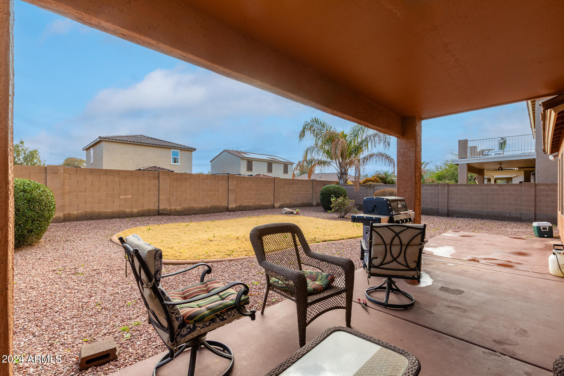 1816 N DESERT WILLOW Street