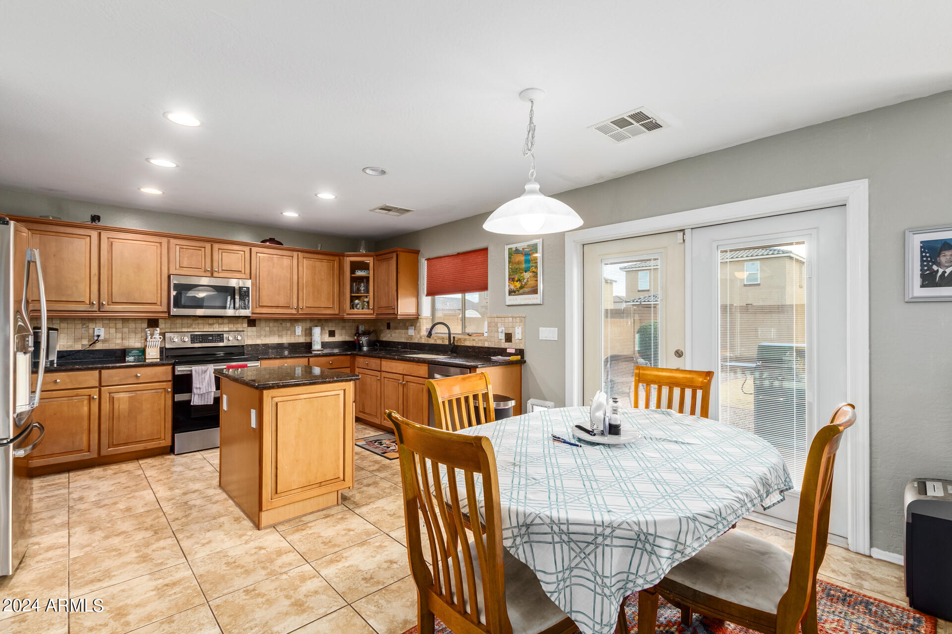 1816 N DESERT WILLOW Street