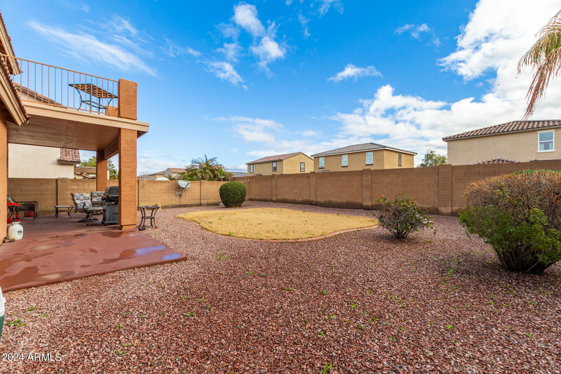 1816 N DESERT WILLOW Street