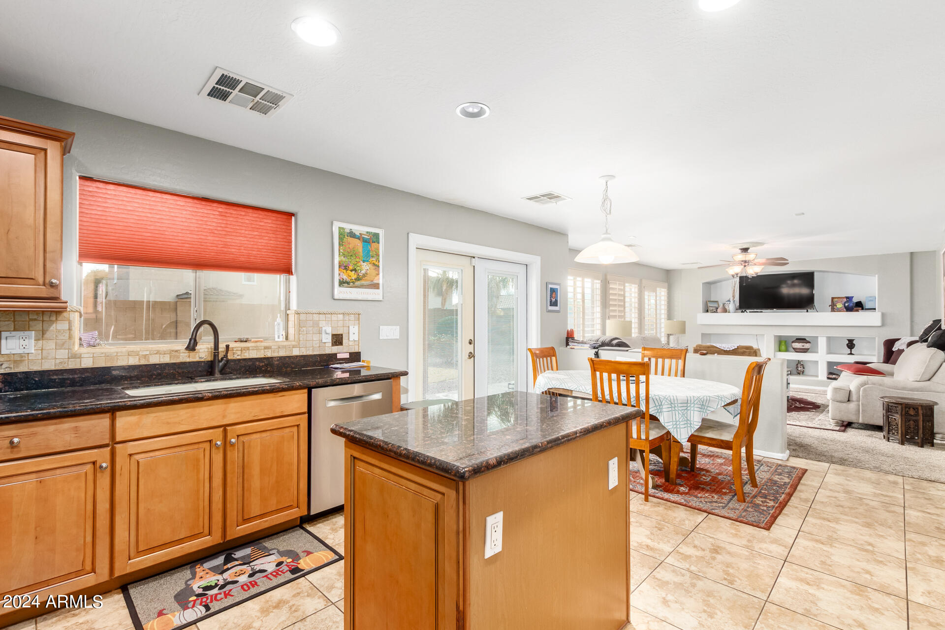 1816 N DESERT WILLOW Street