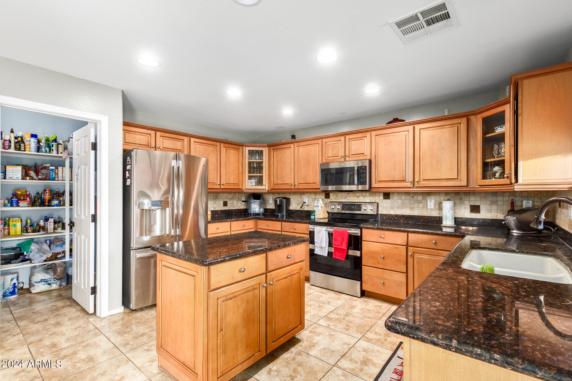 1816 N DESERT WILLOW Street