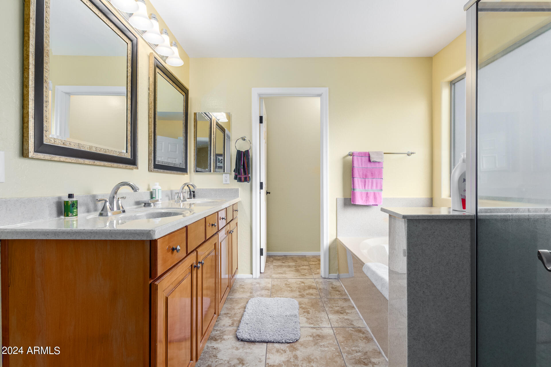 1816 N DESERT WILLOW Street