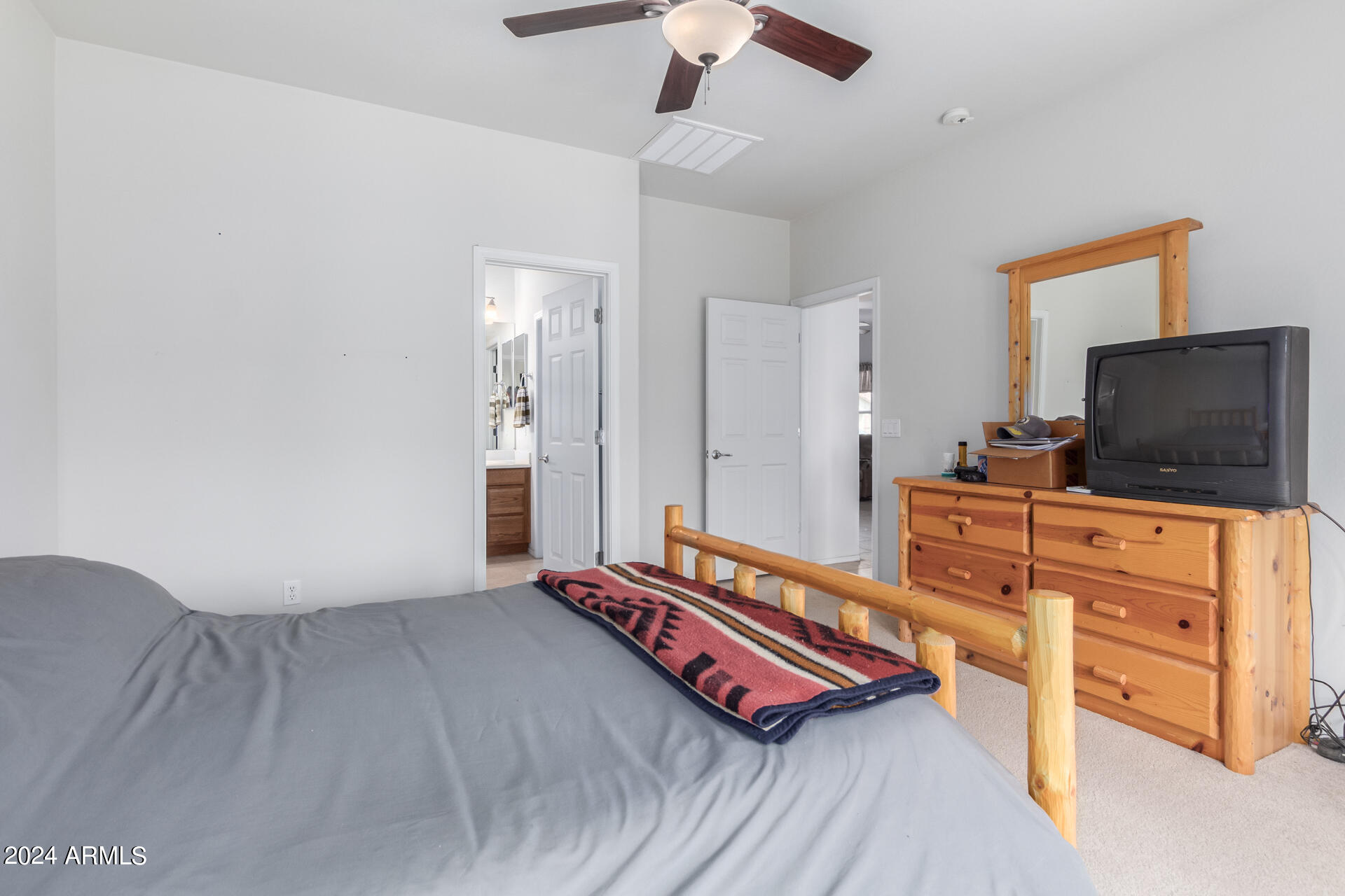 7285 W MILLERTON Way