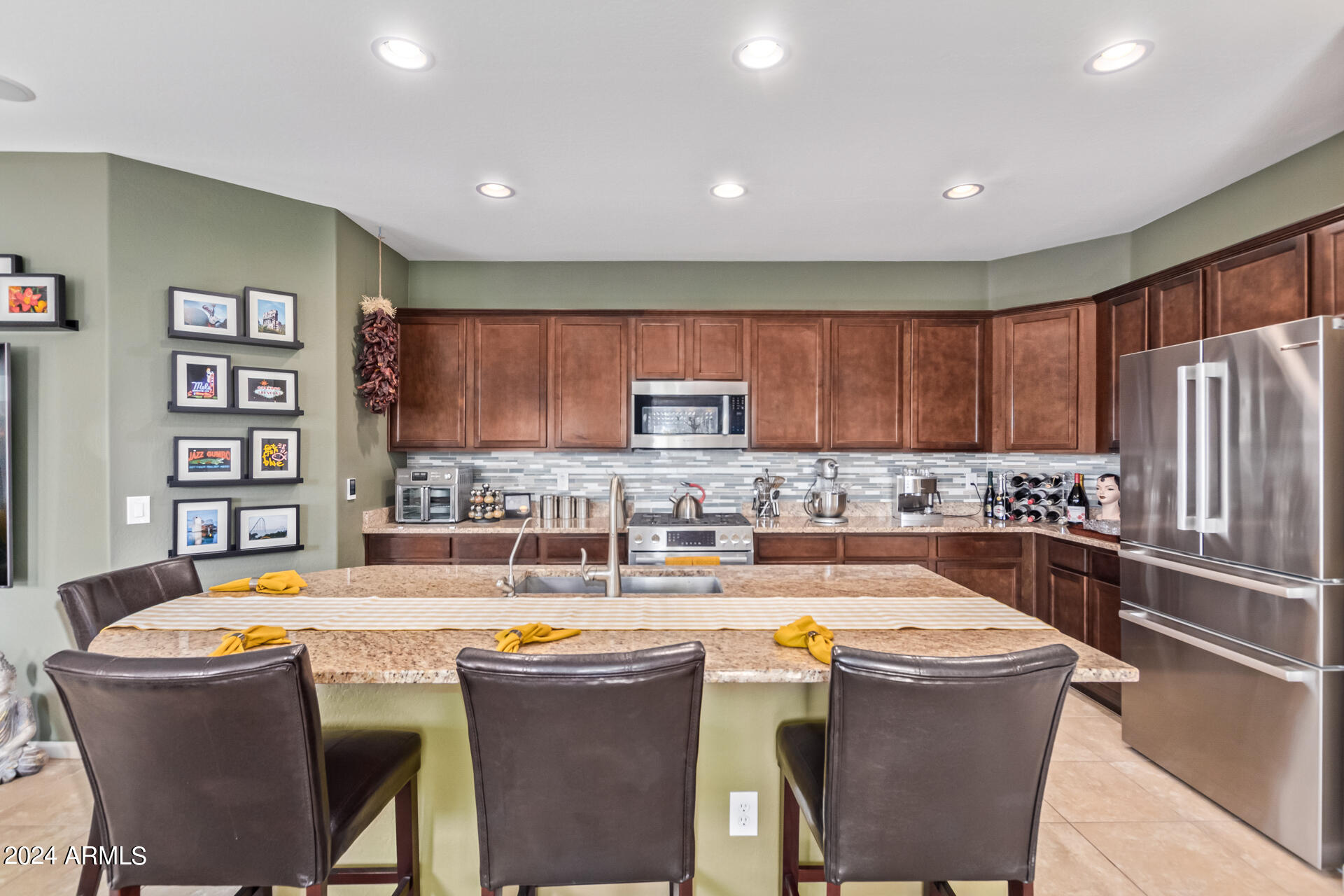 19872 W SHERMAN Street