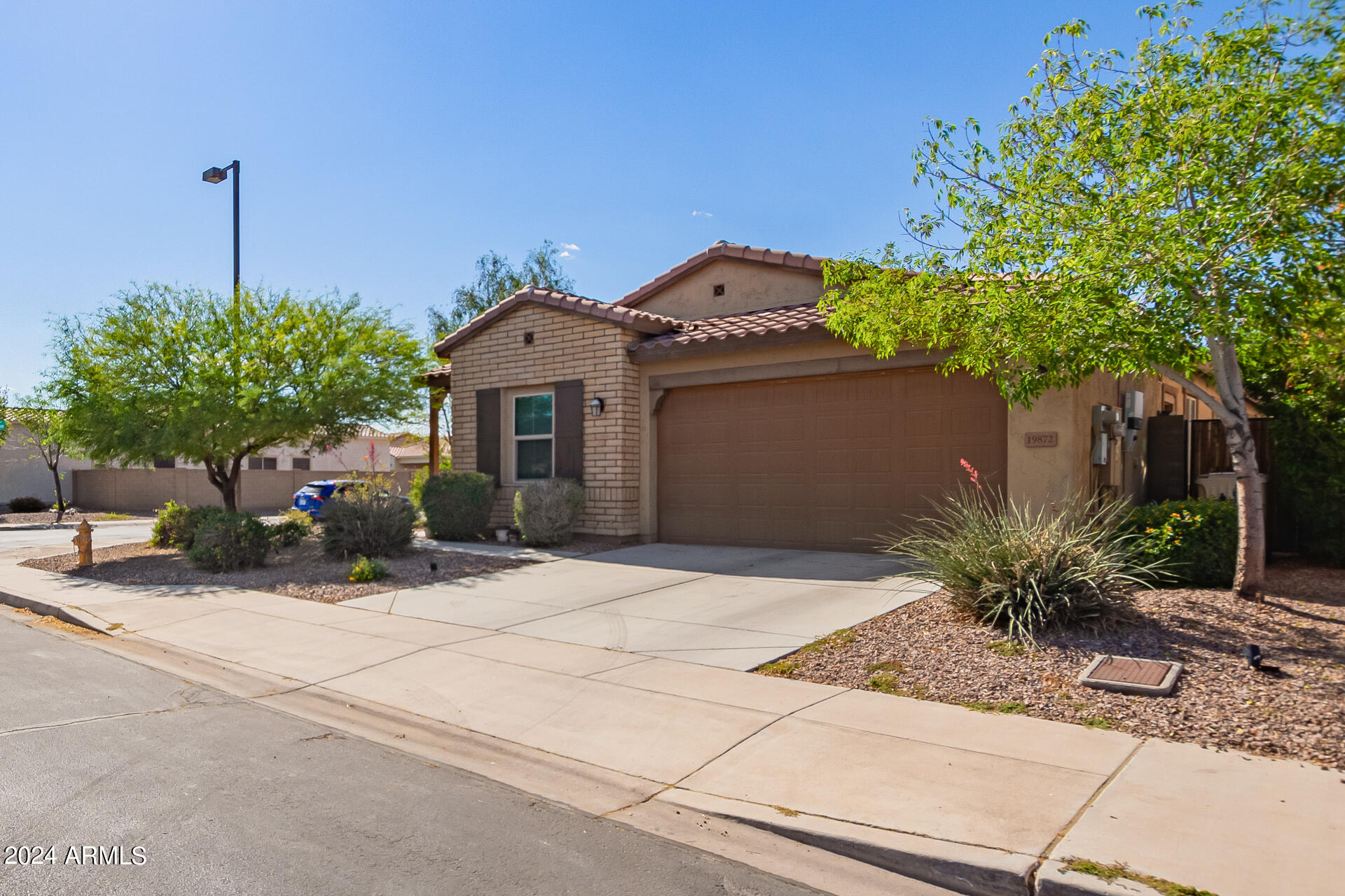 19872 W SHERMAN Street