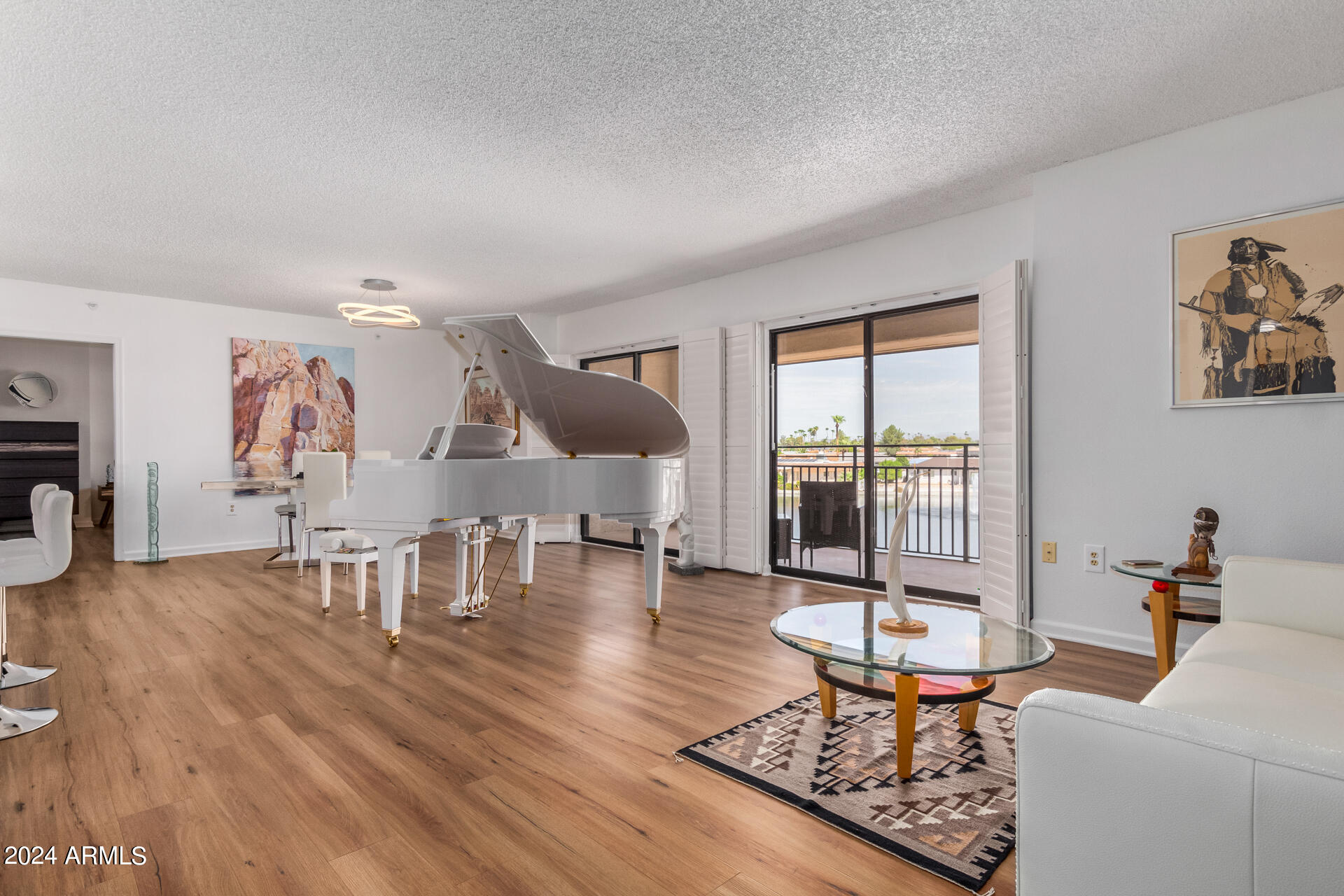 10330 W THUNDERBIRD Boulevard, C317