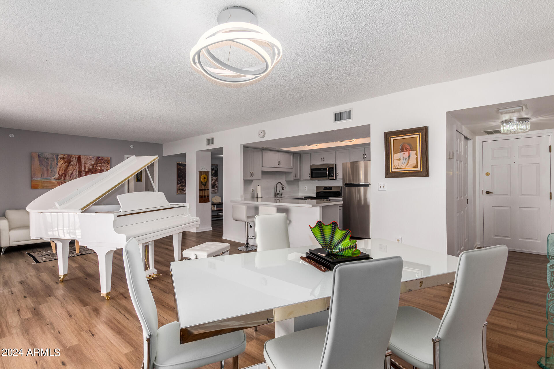 10330 W THUNDERBIRD Boulevard, C317