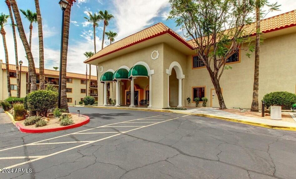 10330 W THUNDERBIRD Boulevard, C317