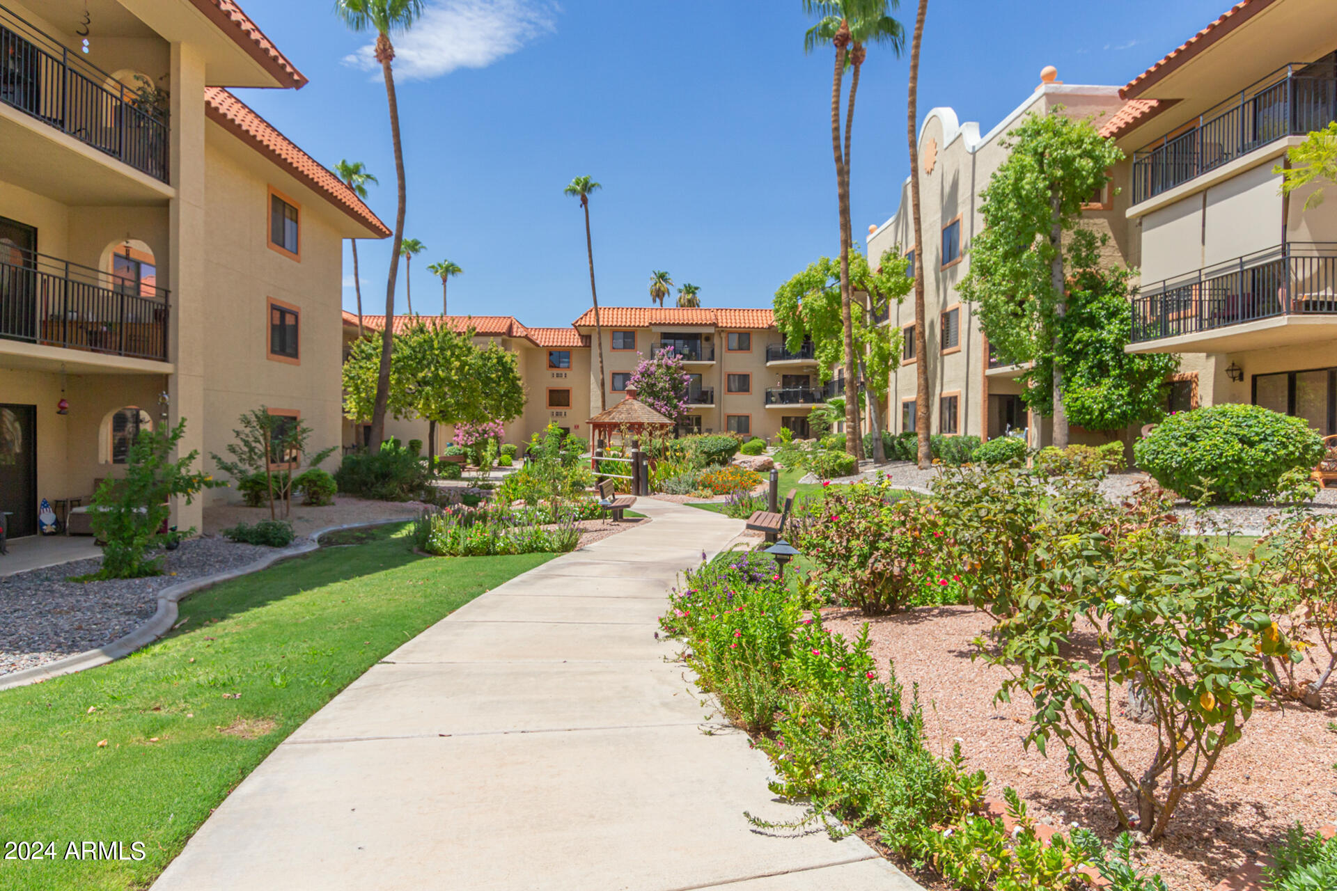 10330 W THUNDERBIRD Boulevard, C317