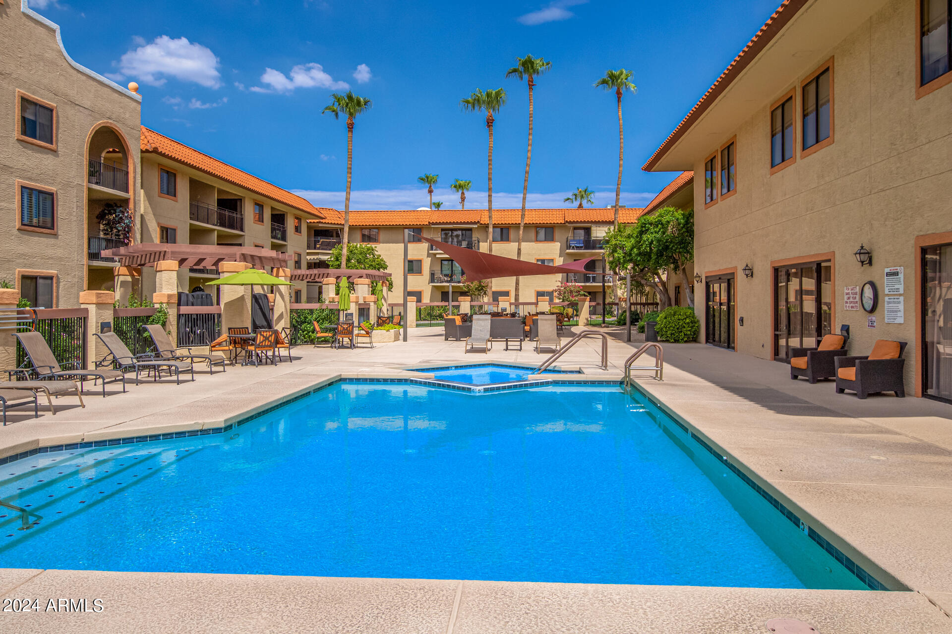 10330 W THUNDERBIRD Boulevard, C317