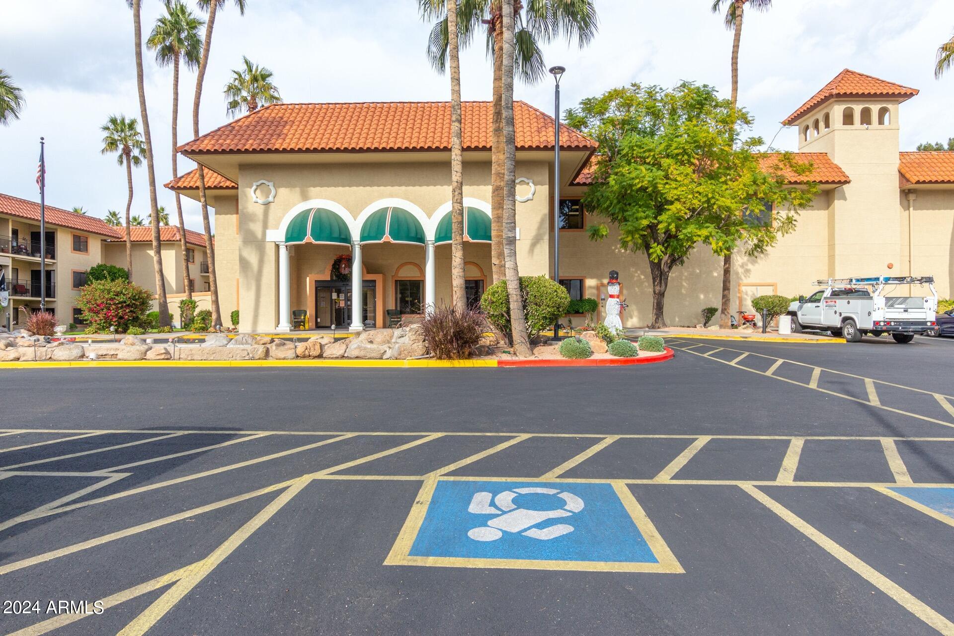 10330 W THUNDERBIRD Boulevard, C317