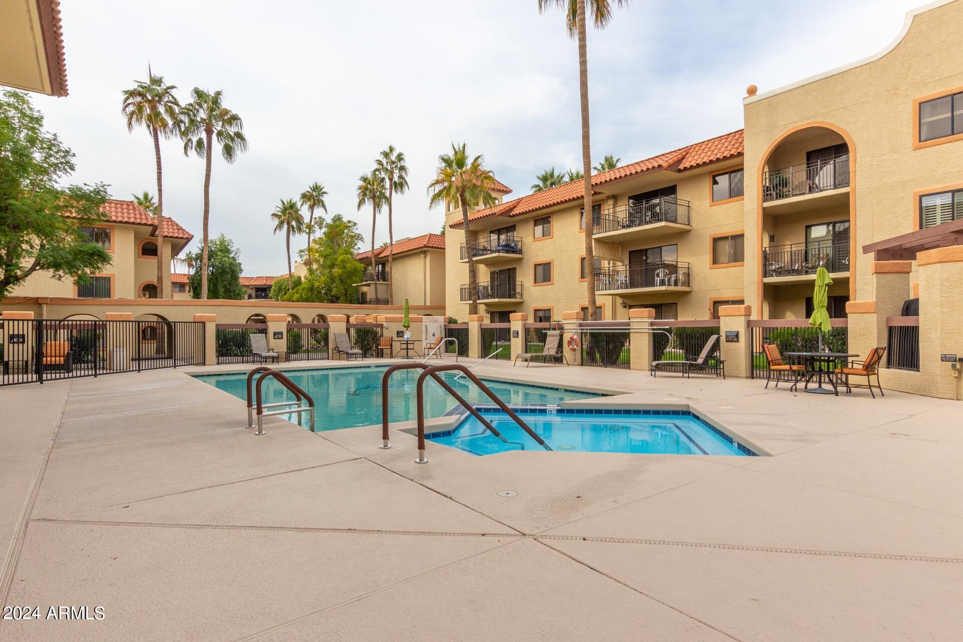 10330 W THUNDERBIRD Boulevard, C317