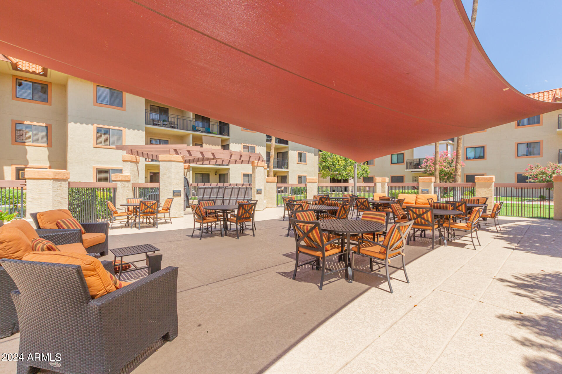 10330 W THUNDERBIRD Boulevard, C317