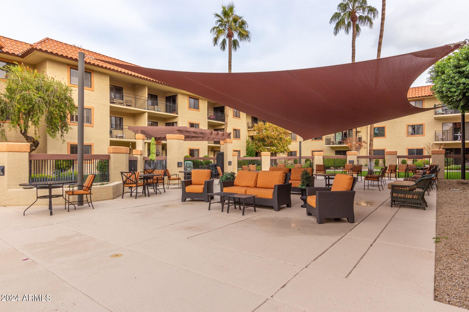 10330 W THUNDERBIRD Boulevard, C317