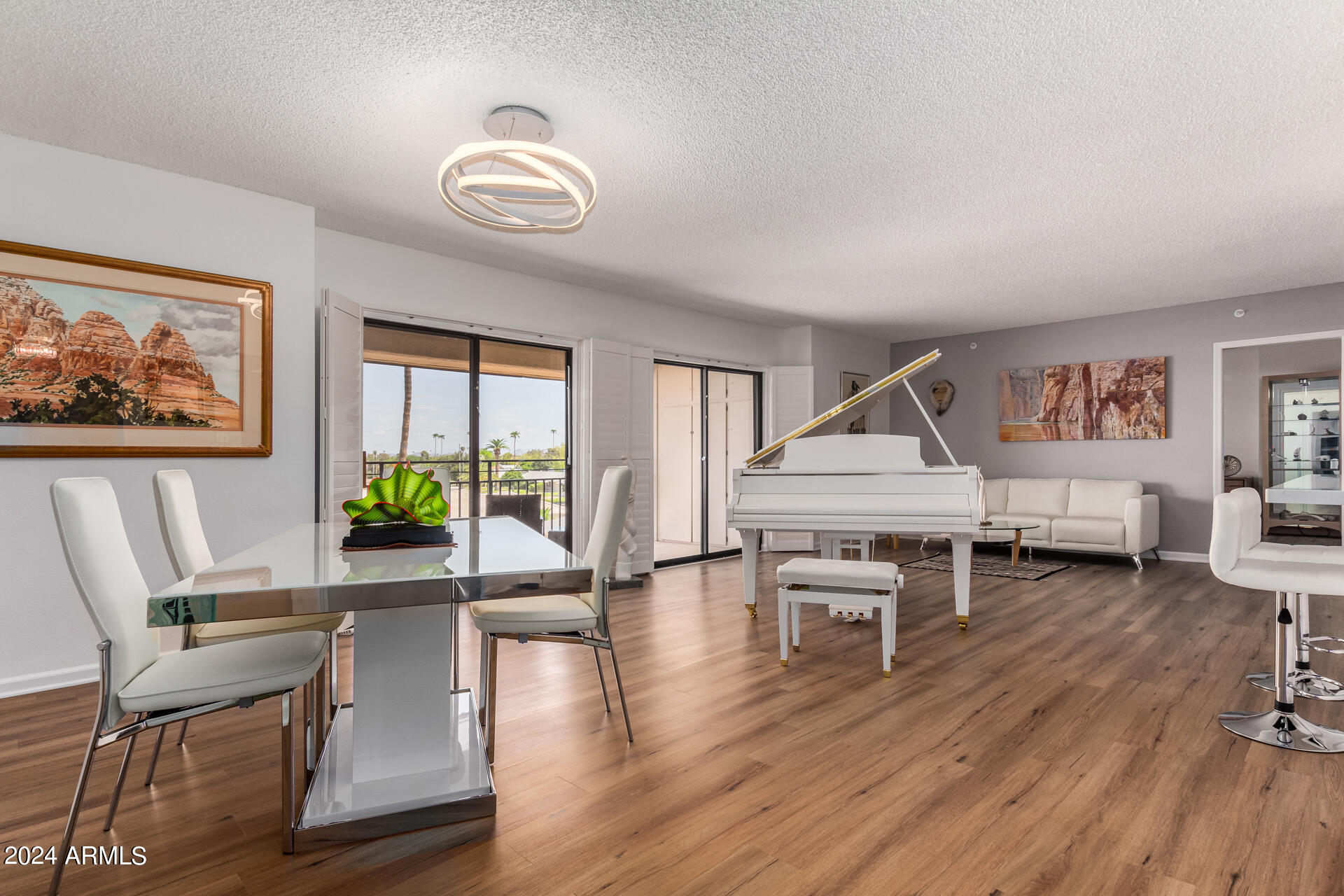 10330 W THUNDERBIRD Boulevard, C317