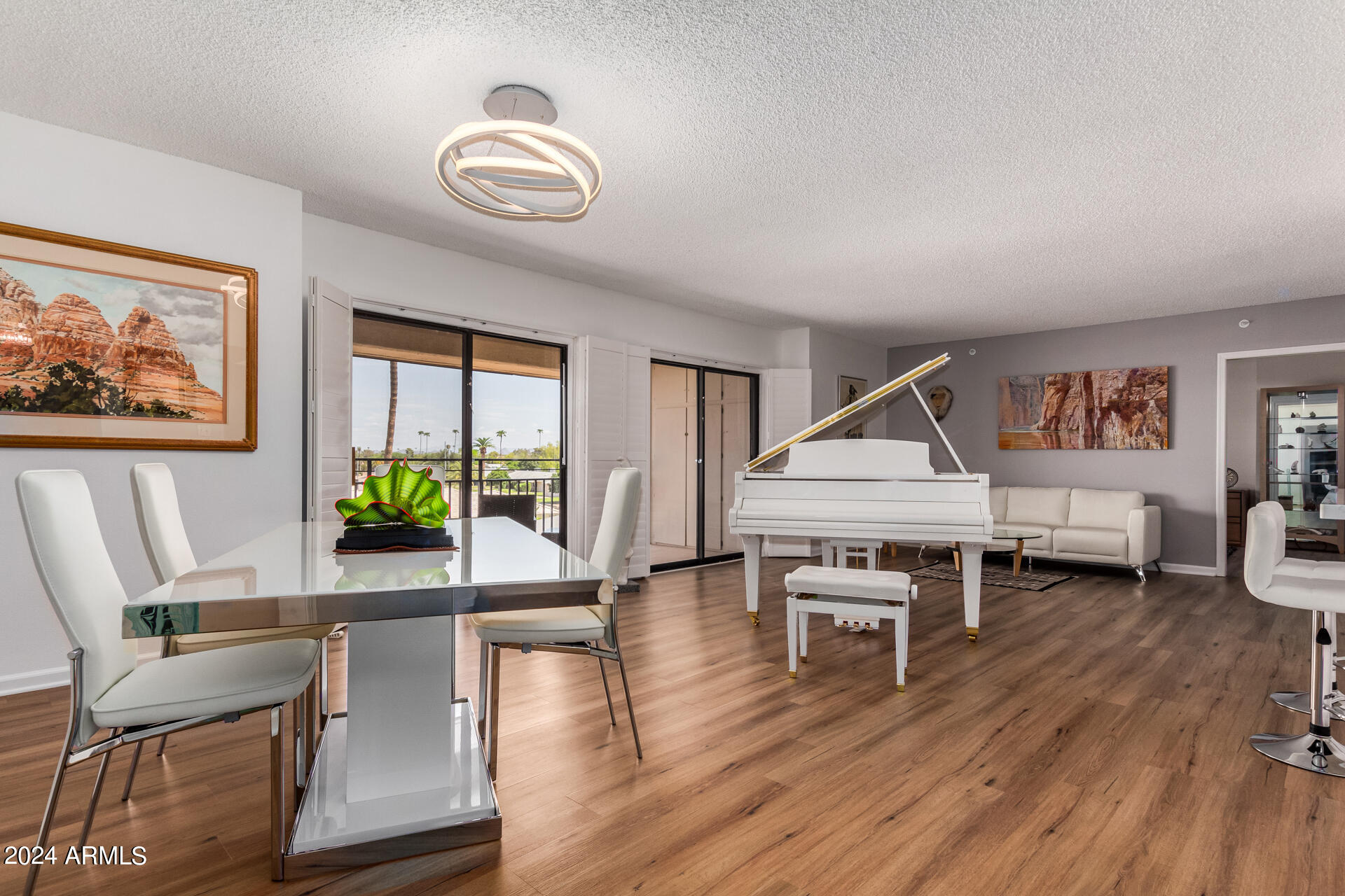 10330 W THUNDERBIRD Boulevard, C317