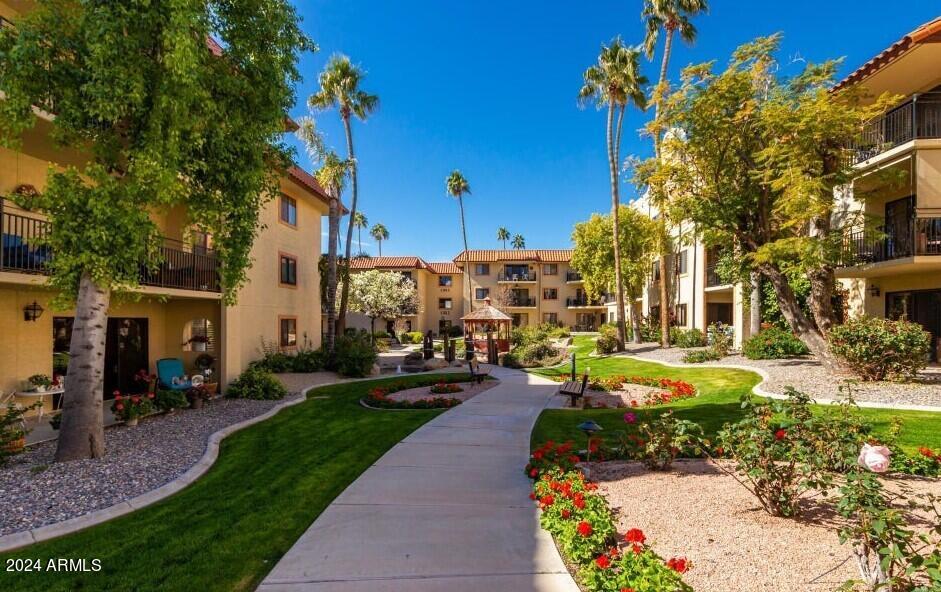 10330 W THUNDERBIRD Boulevard, C317