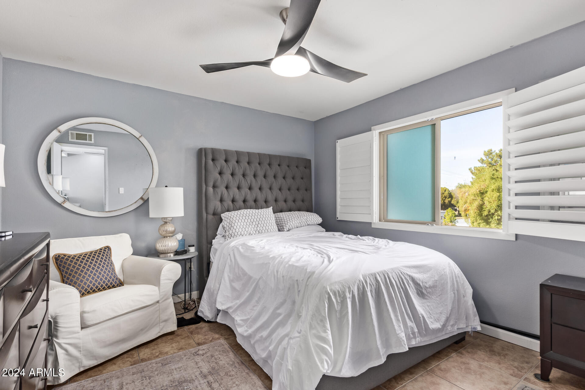 5135 N 10TH Street, 4