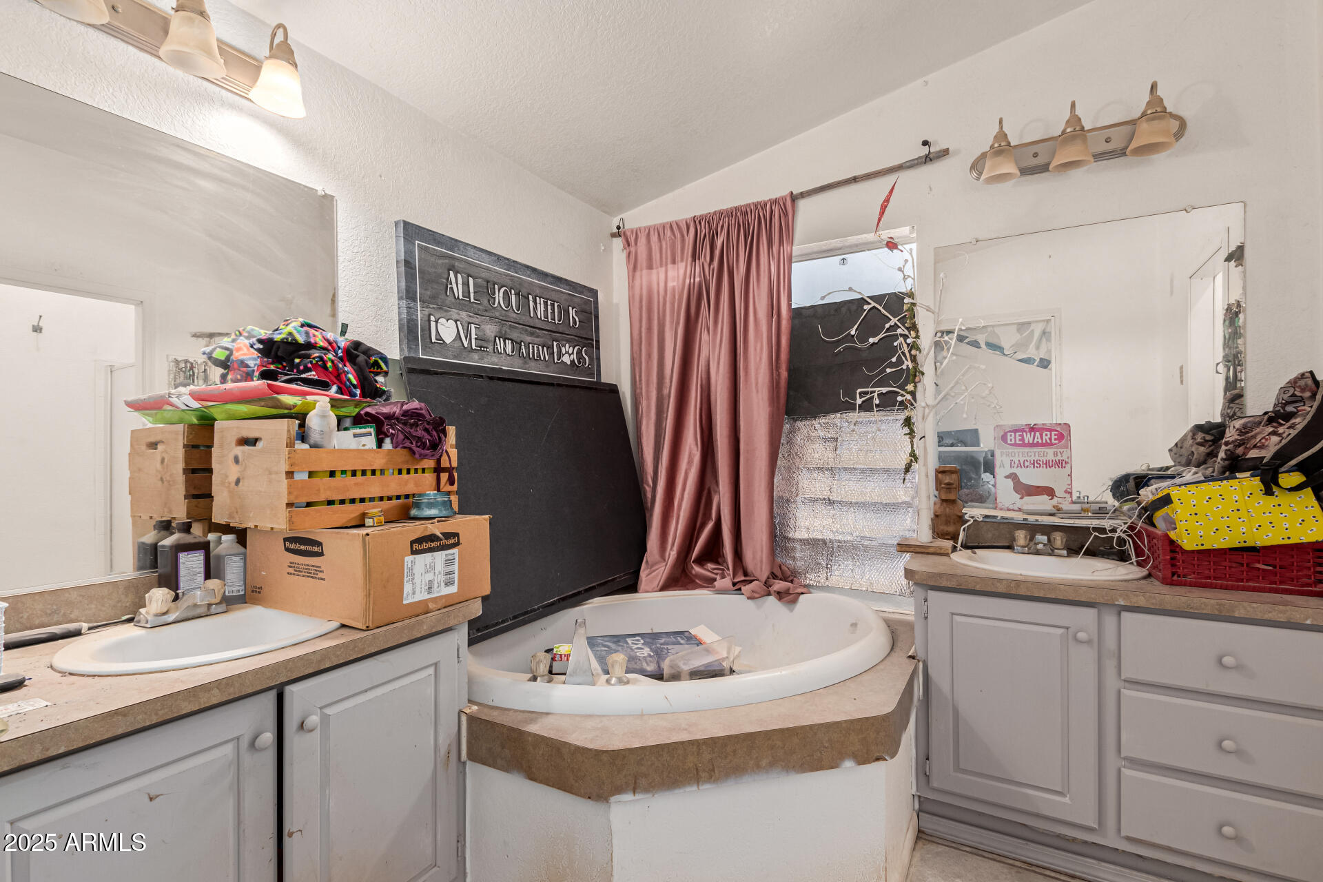 9800 E BUTTE MEADOWS Lane