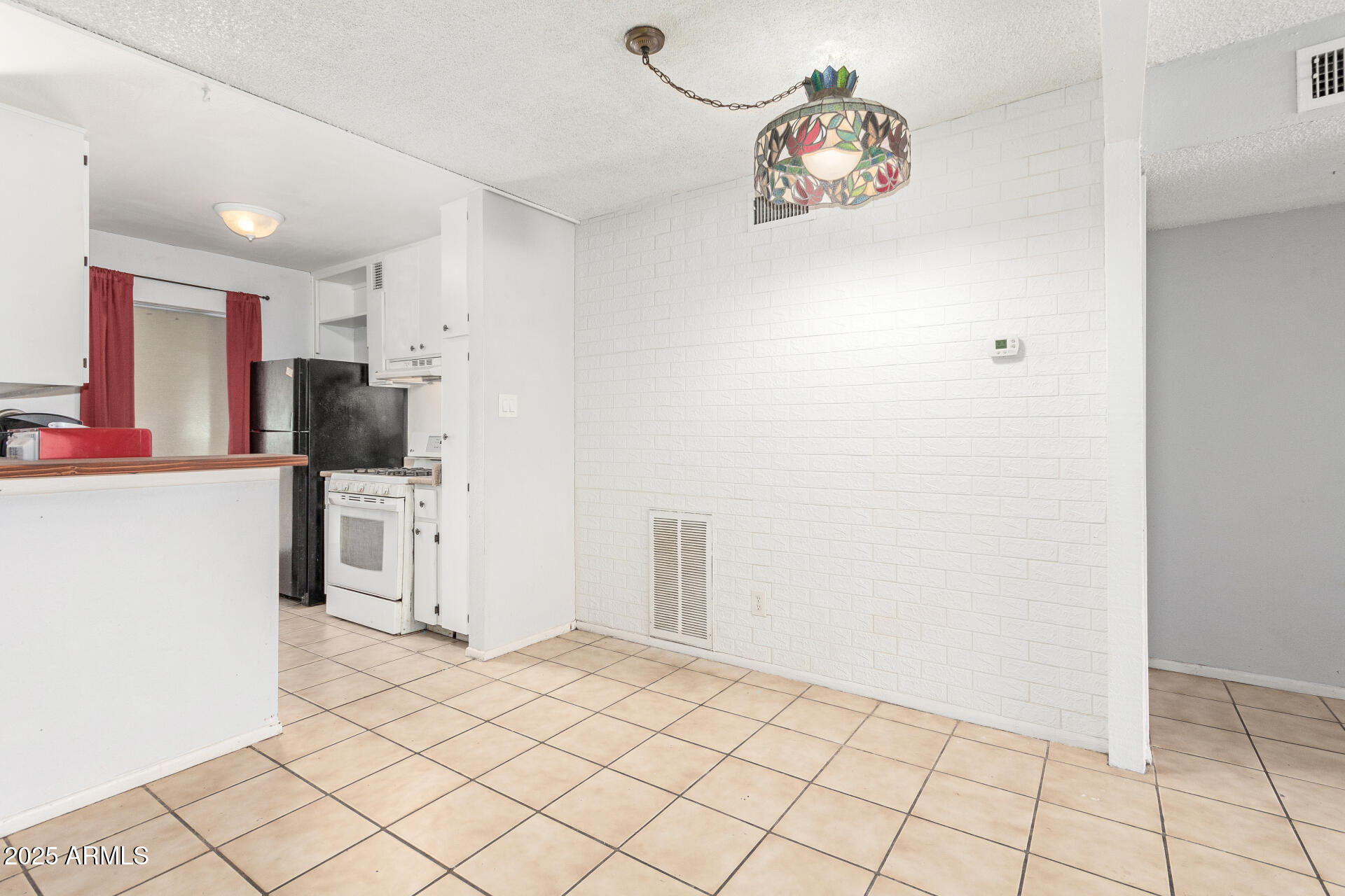 1701 W Tuckey Lane, 134