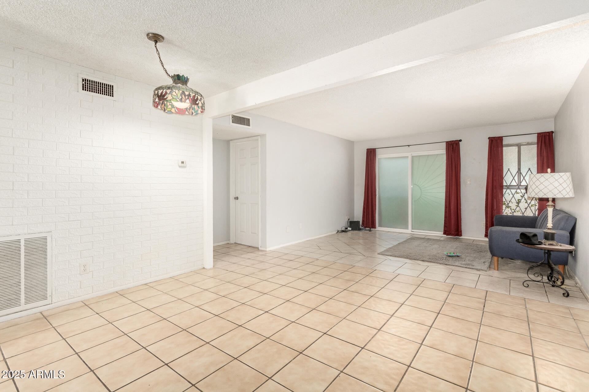 1701 W Tuckey Lane, 134