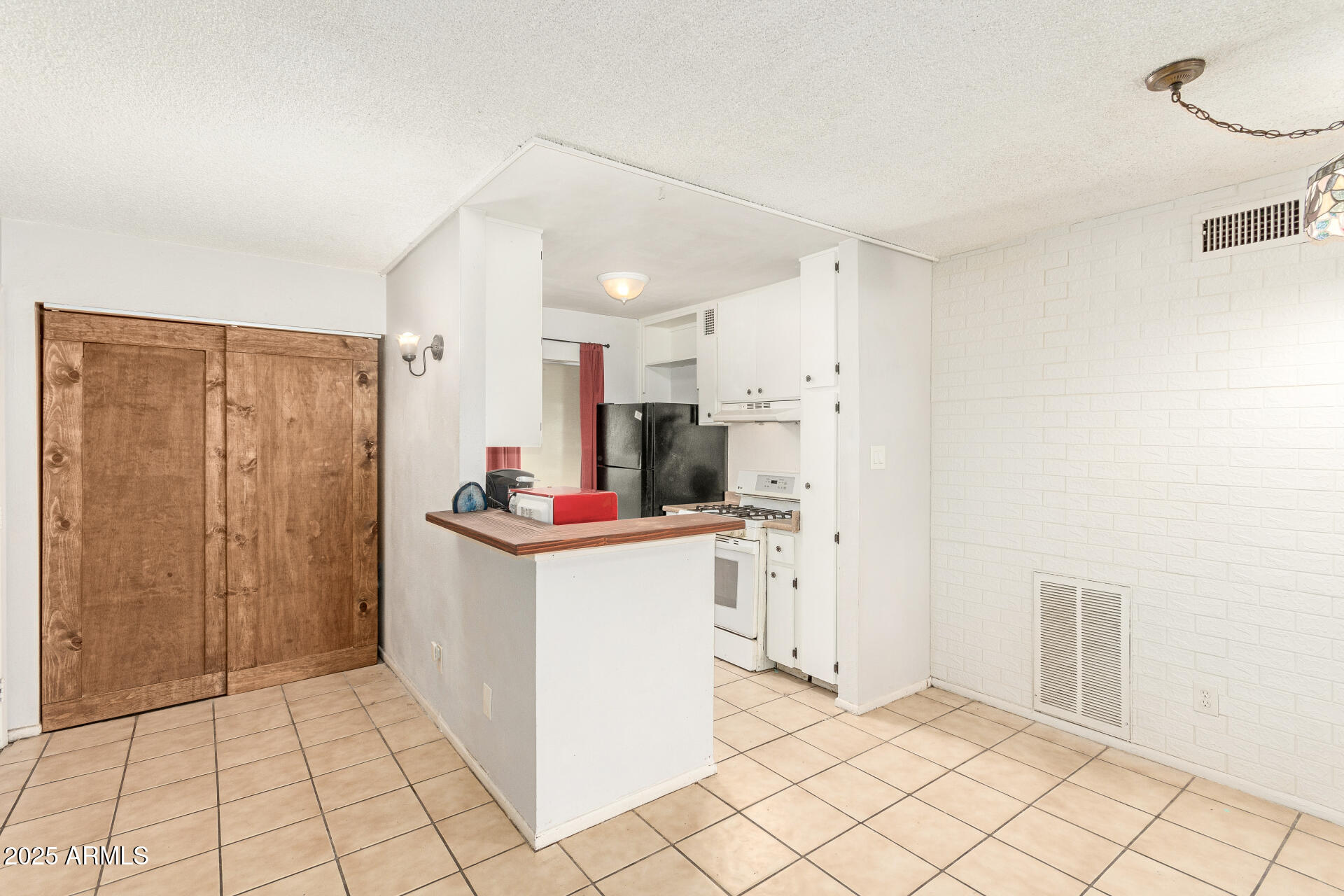 1701 W Tuckey Lane, 134