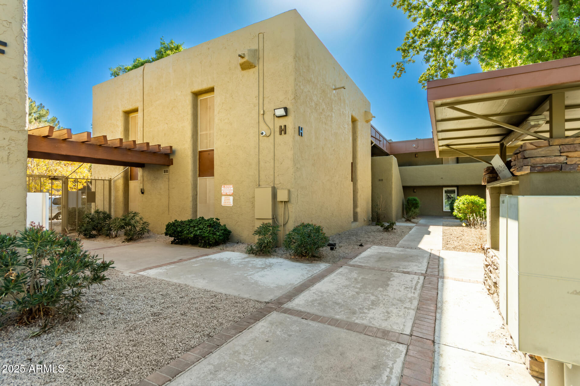 1701 W Tuckey Lane, 134