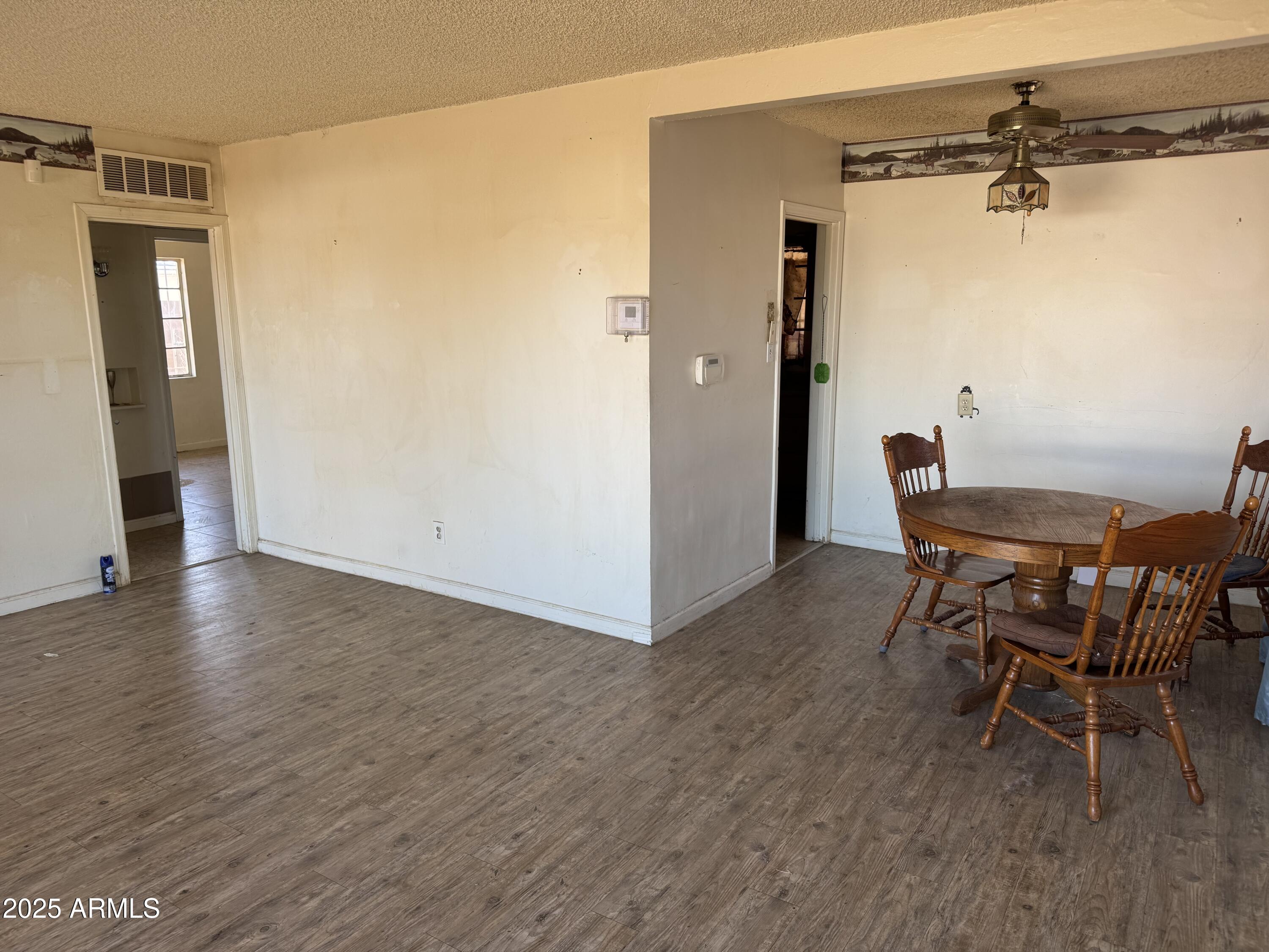 2045 W COLTER Street