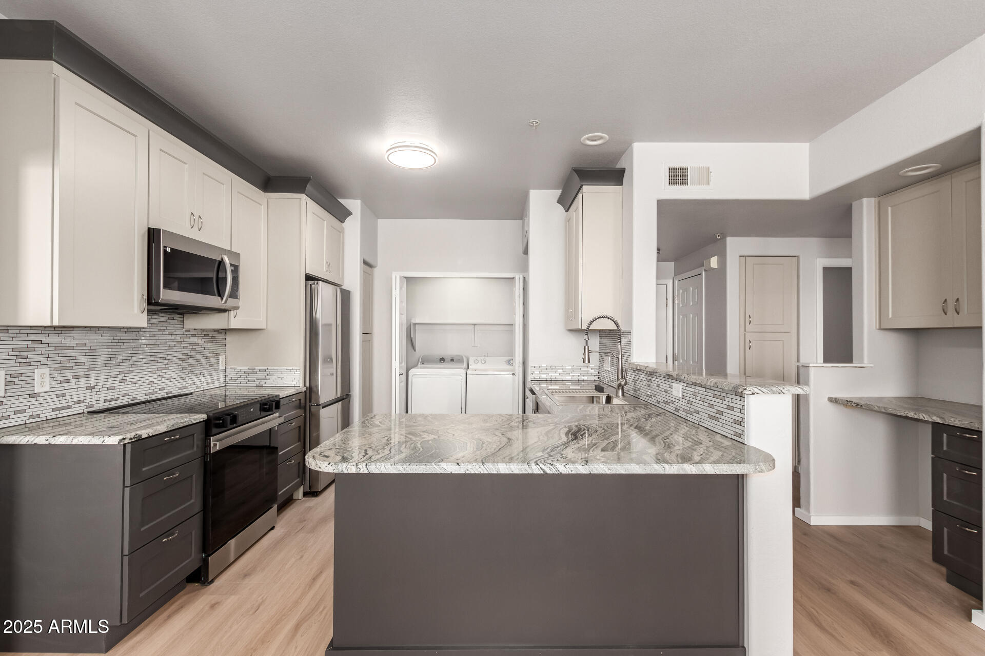 9820 N CENTRAL Avenue, 130